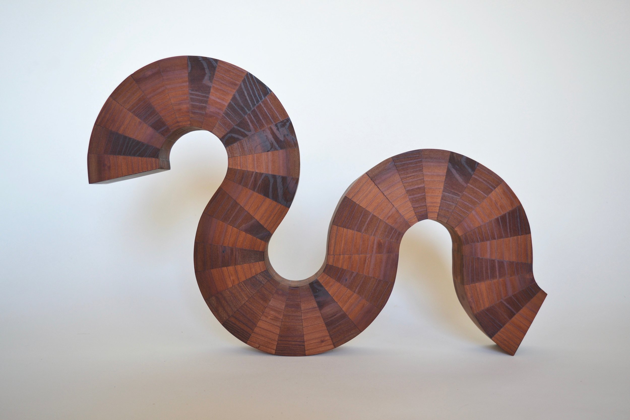 Curled-Up-wood-sculpture-by-Lutz-Hornischer.jpg