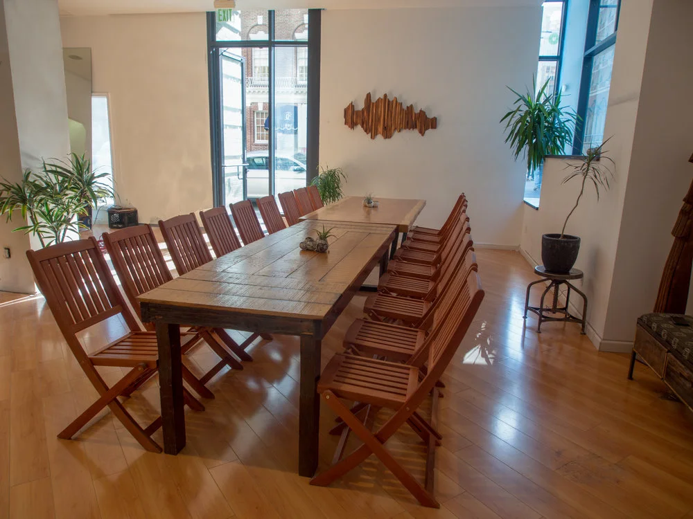 Neyborly Union Square San Francisco: The Wave - Reclaimed redwood - 27 x 54 x 5