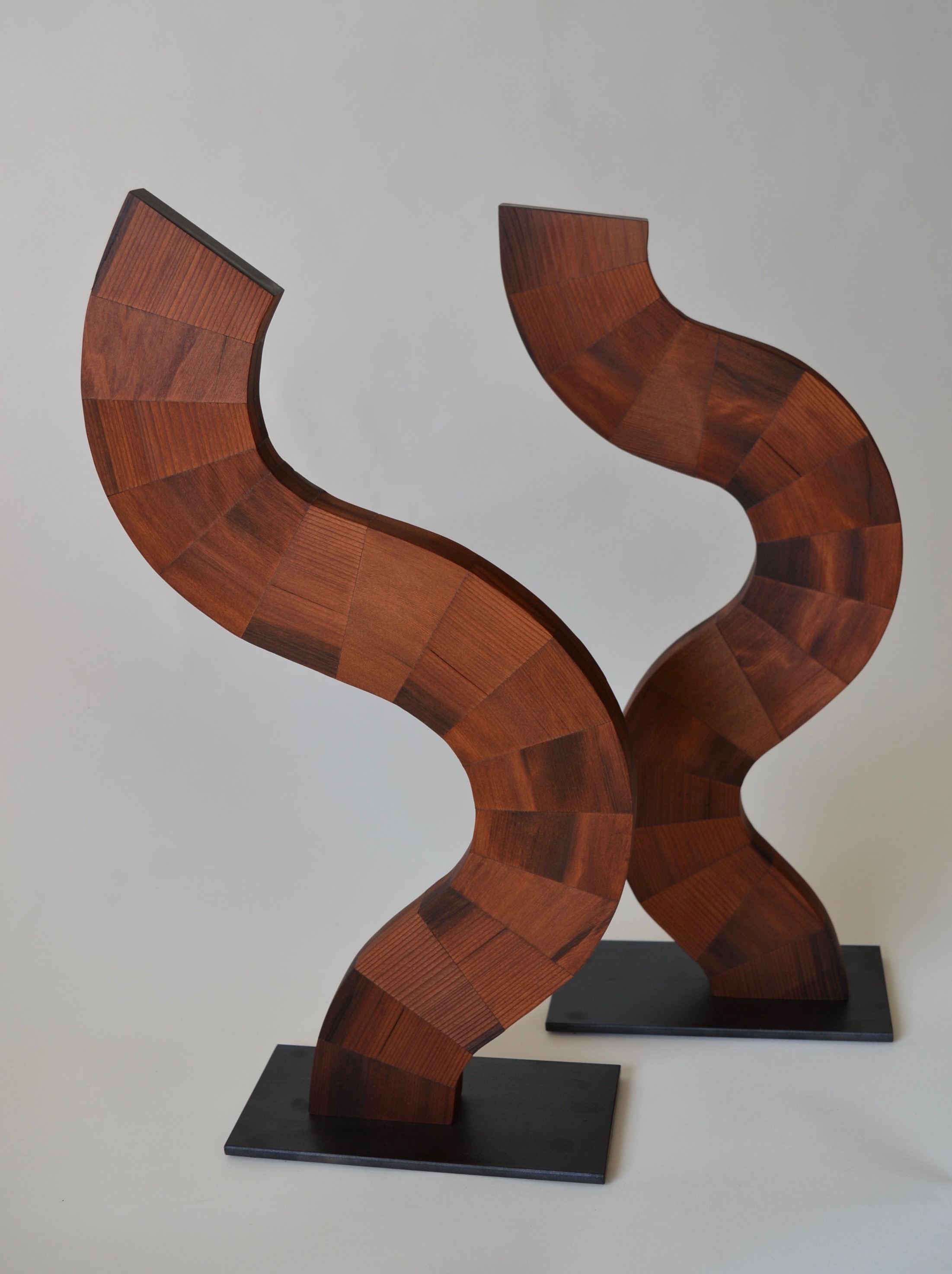 Koerly-I-and-II-3-sculpture-by-Lutz-Hornischer.jpg