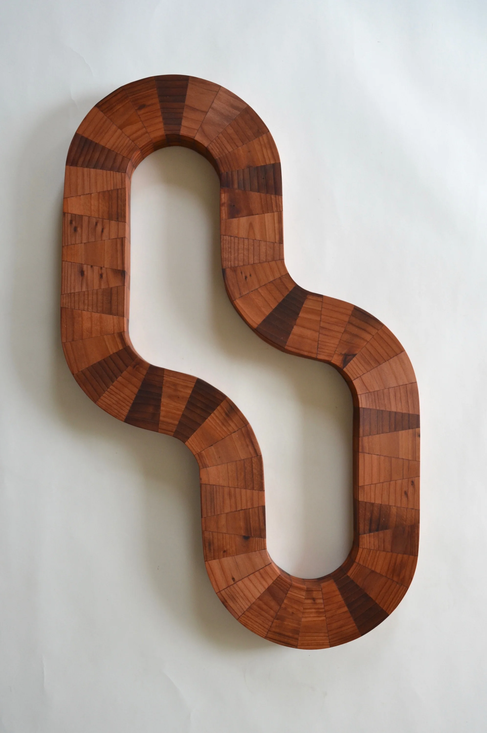 Groovy-5-modern-wall-sculpture-by-Lutz-Hornischer.jpg