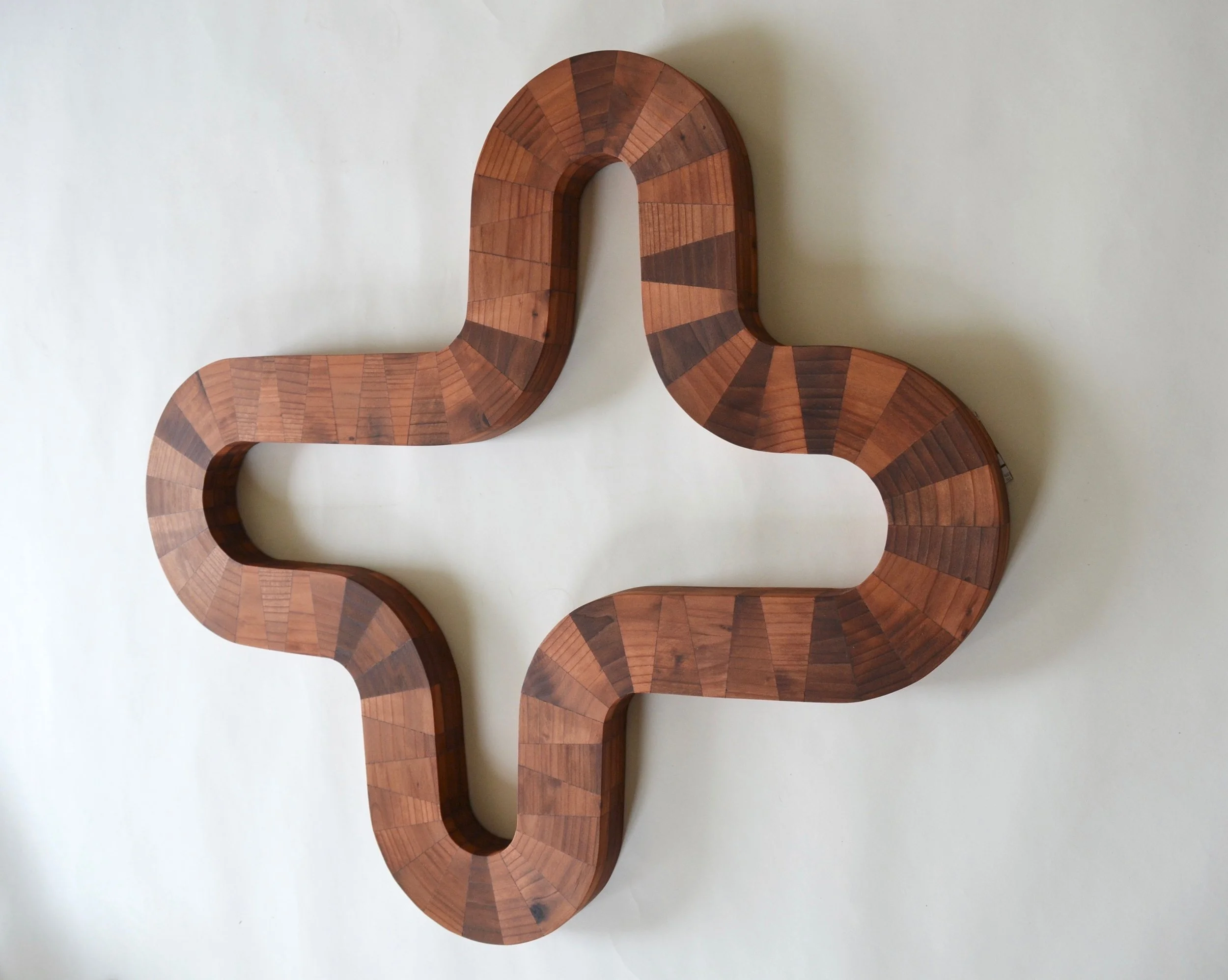 Super-Groovy-3-modern-wall-sculpture-by-Lutz-Hornischer.jpg