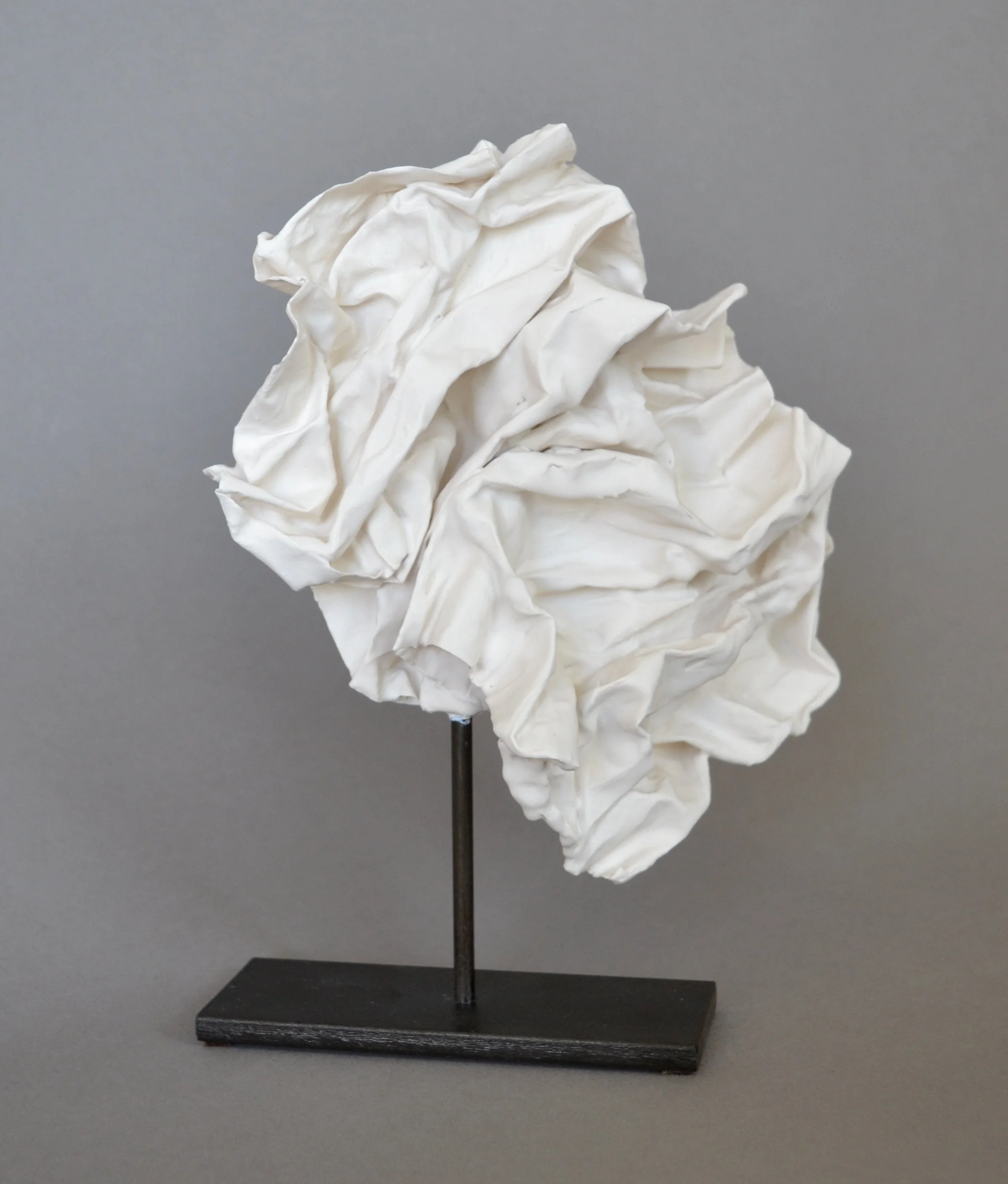 Hold Me 3 plaster sculpture by Lutz Hornischer.jpeg