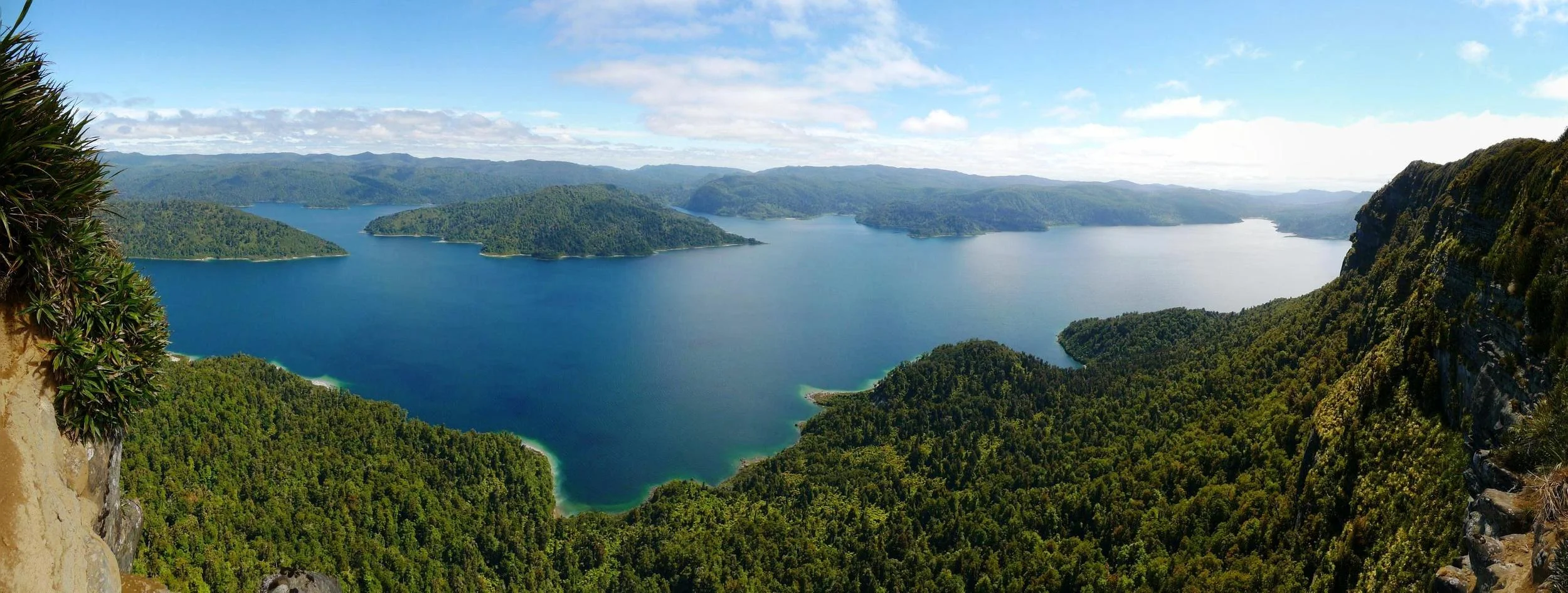 Panekire Bluffs - Lake Waikaremoana - Te Urewera