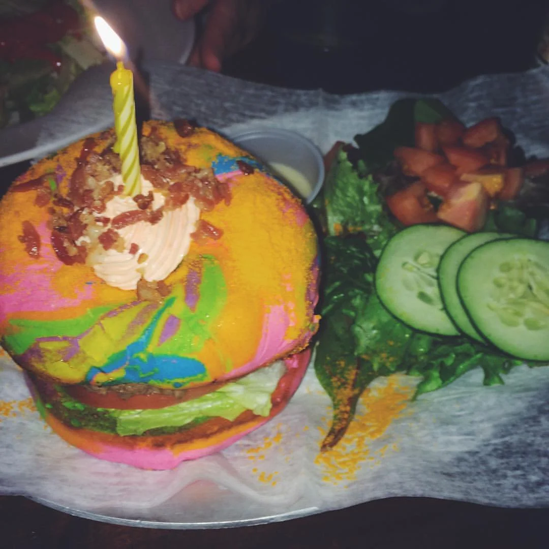 The Last Unicorn burger 🦄 from the Baroness in Long Island City on a famous rainbow bagel from The Bagel Store in BK. Featuring ketchup cream cheese, bacon sprinkles, & of course a candle because every unicorn needs a horn!
#longislandcity #licqueens #licny #lic #licfood #queensfood #food #queenseats #eeeeeats #queensistasty #heartofqueens #queenslove @thebaronessbar @thebagelstore (at The Baroness)