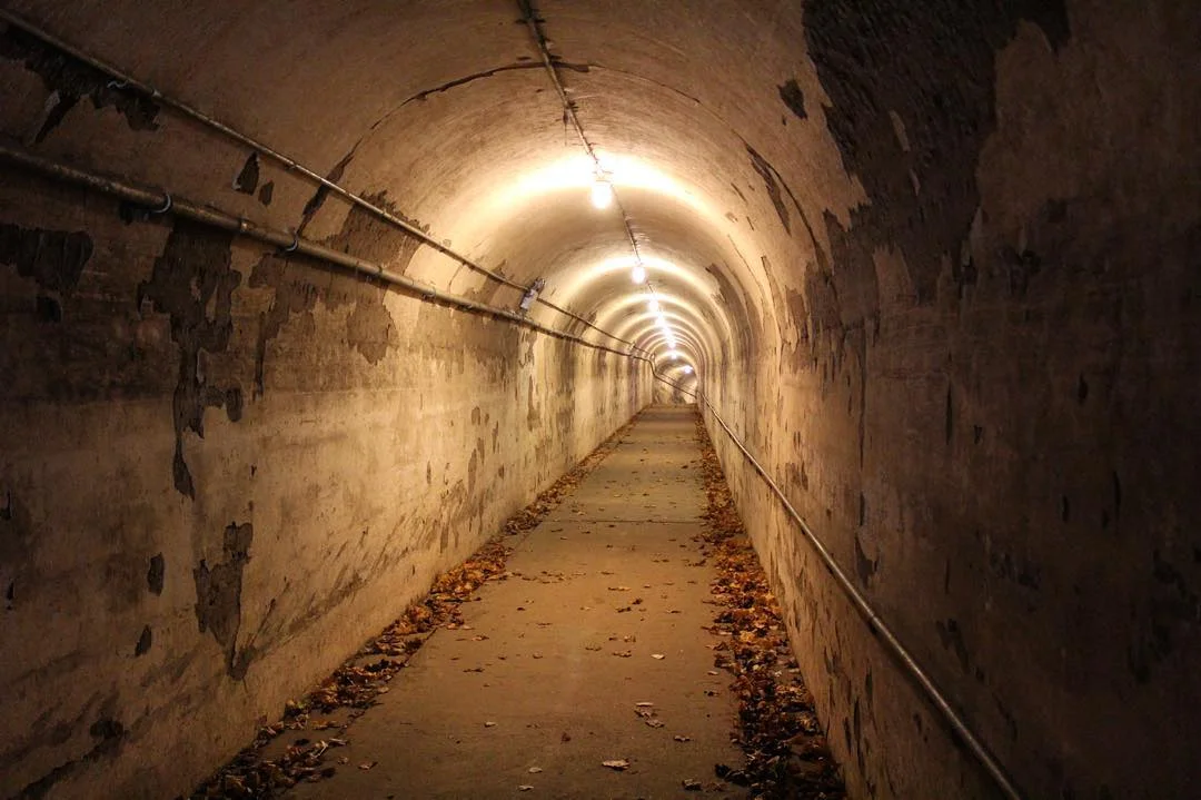 One of my favorite things from 2015 was the tour of the tunnels at Fort Totten Park in Bayside. I’ve lived in Queens my entire life & I had no idea that these existed!
#bayside #baysideny #forttotten #forttottenpark #queensnyc #queens #queenscapes #seeyourcity #itsinqueens #heartofqueens @itsinqueens (at Fort Totten Army Reserve, Bayside Queens, Ny)