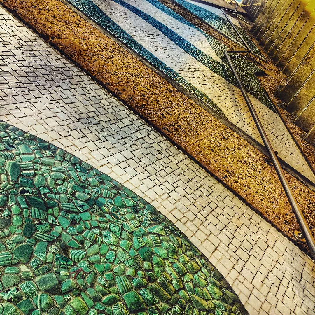 Day 41/100: New perspectives // Broadway stop on #LIRR in #Flushing. Didnt mean to get off here but thankfully @mary2687 came to pick me up haha #whoops #dt
#queens #queensnyc #flushingny #flushing #queenscapes #murrayhill #broadway #itsinqueens #queenscapes #heartofqueens #100DaysOfQueens (at Broadway (LIRR station))