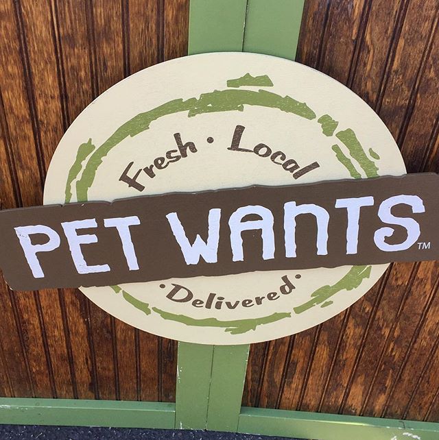 I almost fell over when I saw this sign at the farmer's market this morning. Cincinnati original @petwantsotr is now available in Baltimore! Now if you can tell me where you source those pink squeaky mousies, my cats' Christmas will be complete!