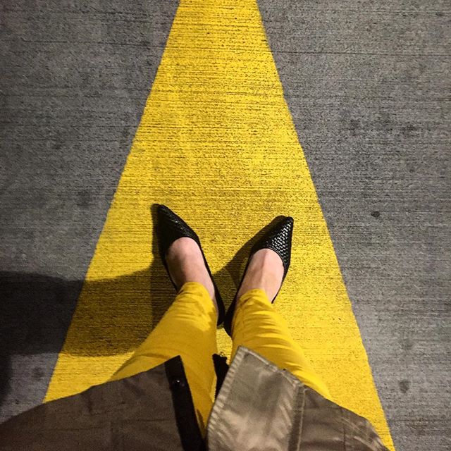 I DEFINITELY meant to match the parking garage today...
.
.
.
.
#designinthewild #ootd #color #colorpop #geometric #thispleasesme #matching #city #citylife #thebmorecreatives #💛