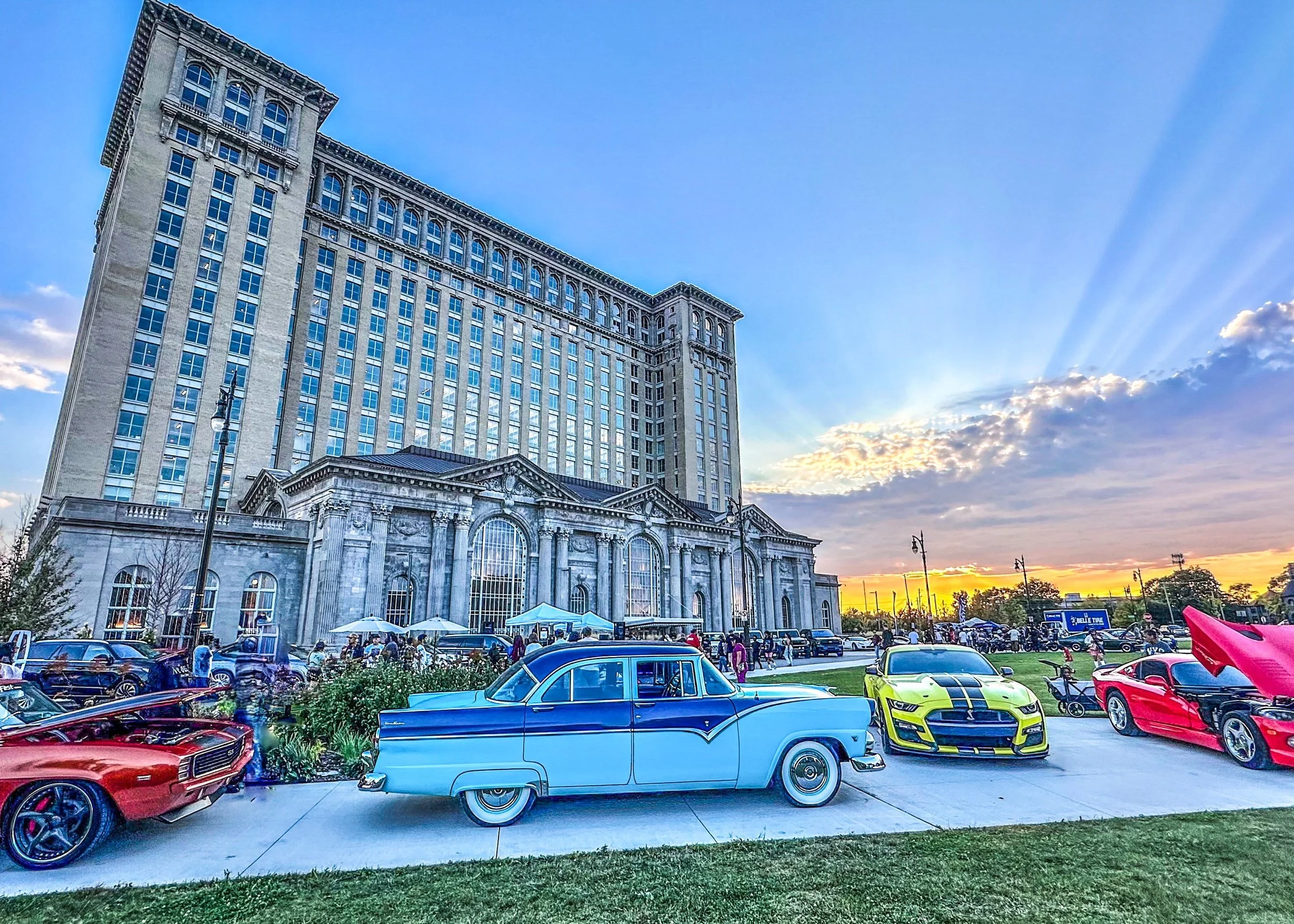 Mi central cars at the station.JPEG