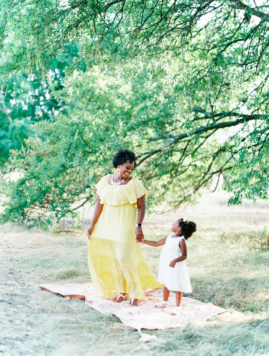 MOMMY &amp; ME SESSION AT BELTON PARK | FINE ART PORTRAIT PHOTOGRAPHY 