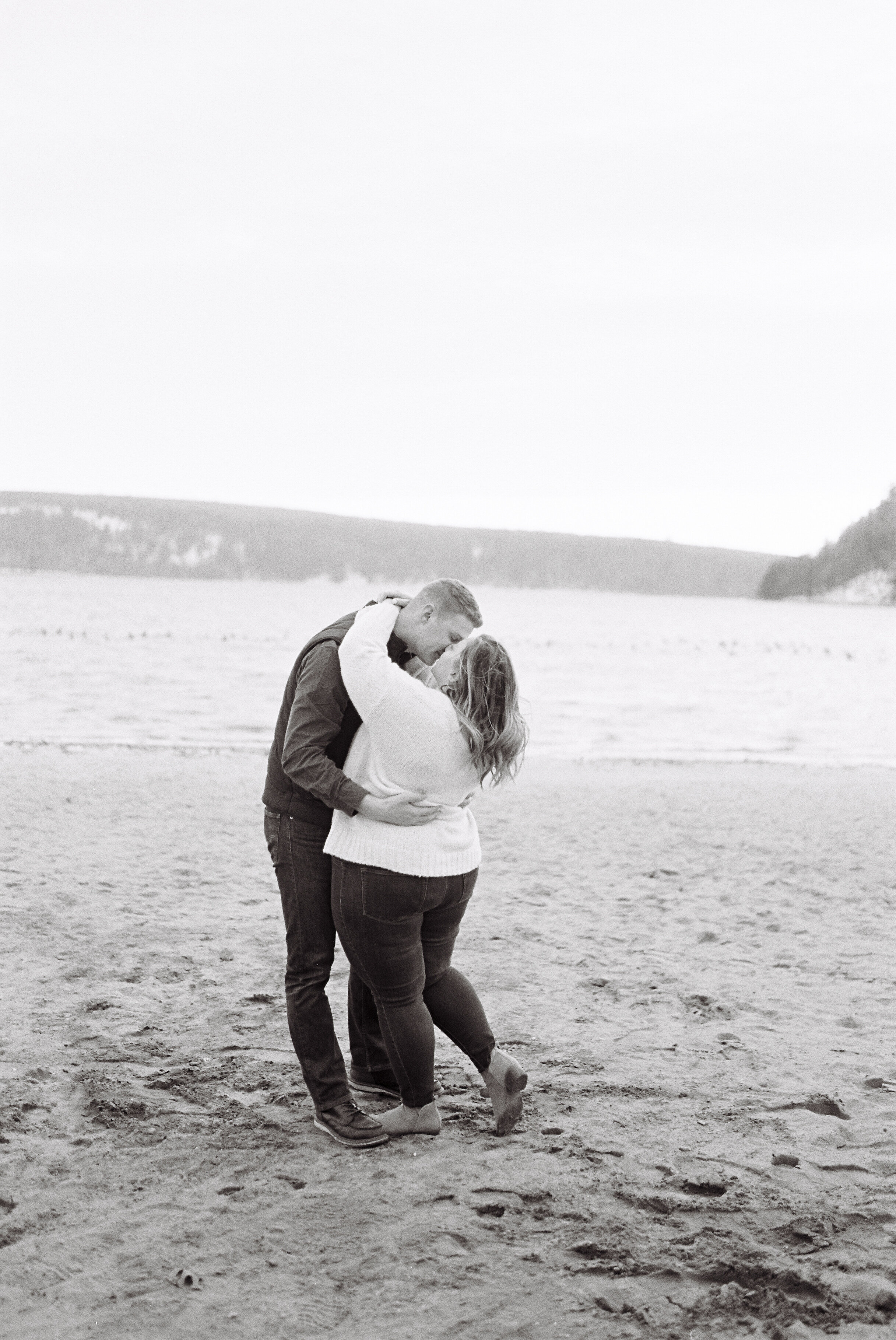 DEVIL'S LAKE CHRISTMAS ENGAGEMENT | MIDWEST FINE ART PHOTOGRAPHY 