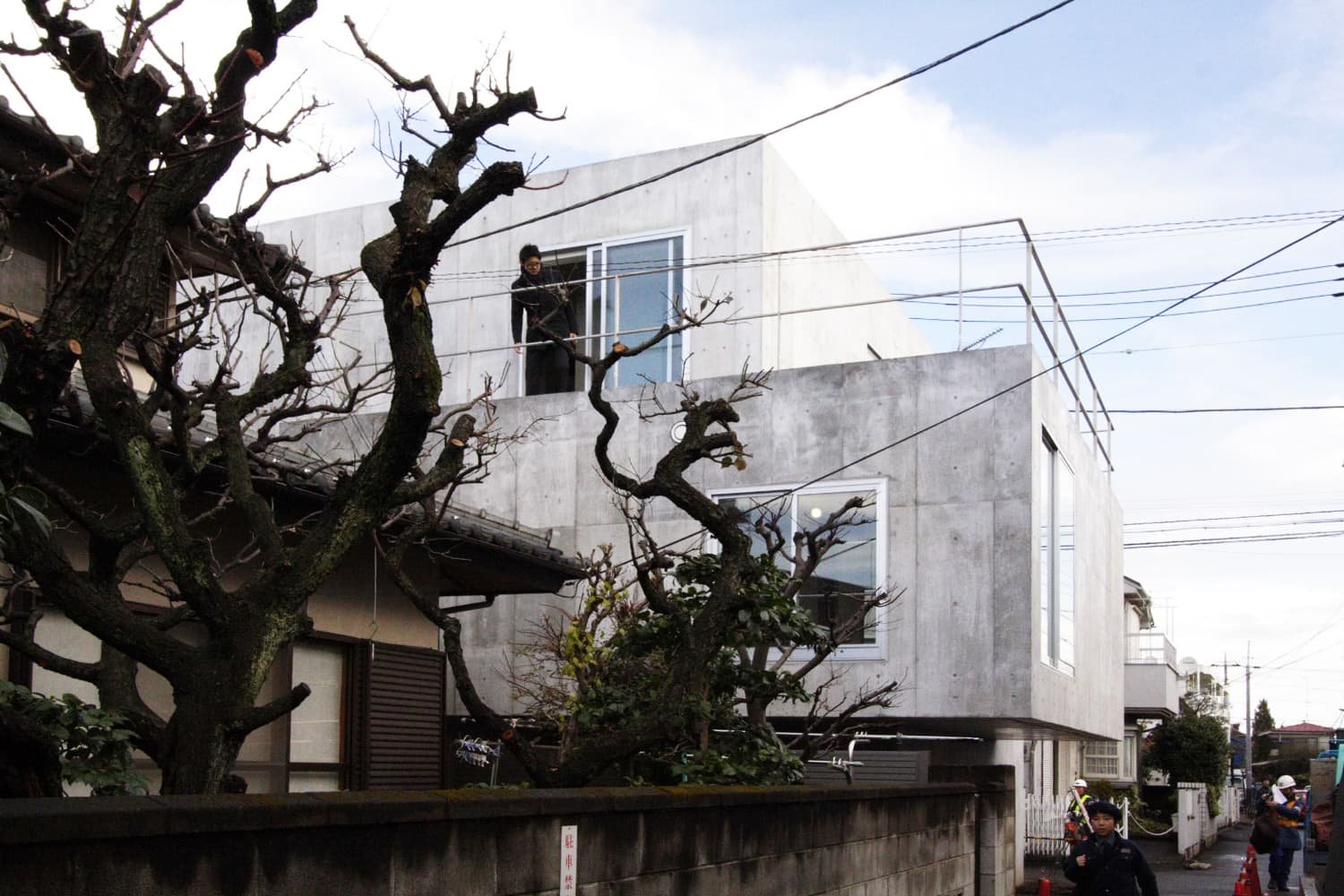 TROIS Concrete House Apartment Block Kokubunji - 01.jpg