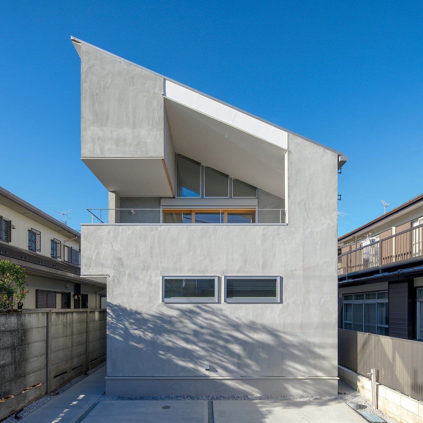 Recently completed project: Ogikubo House
-
site : Suginami-ku, Tokyo, Japan
year complete : 2024
usage : private house
site area : 91 m2
gross floor area : 112 m2
structure : timber
architect : @kominoru 
contractor : KRONOS
-
敷地 : 東京都杉並区
竣工 : 2024
