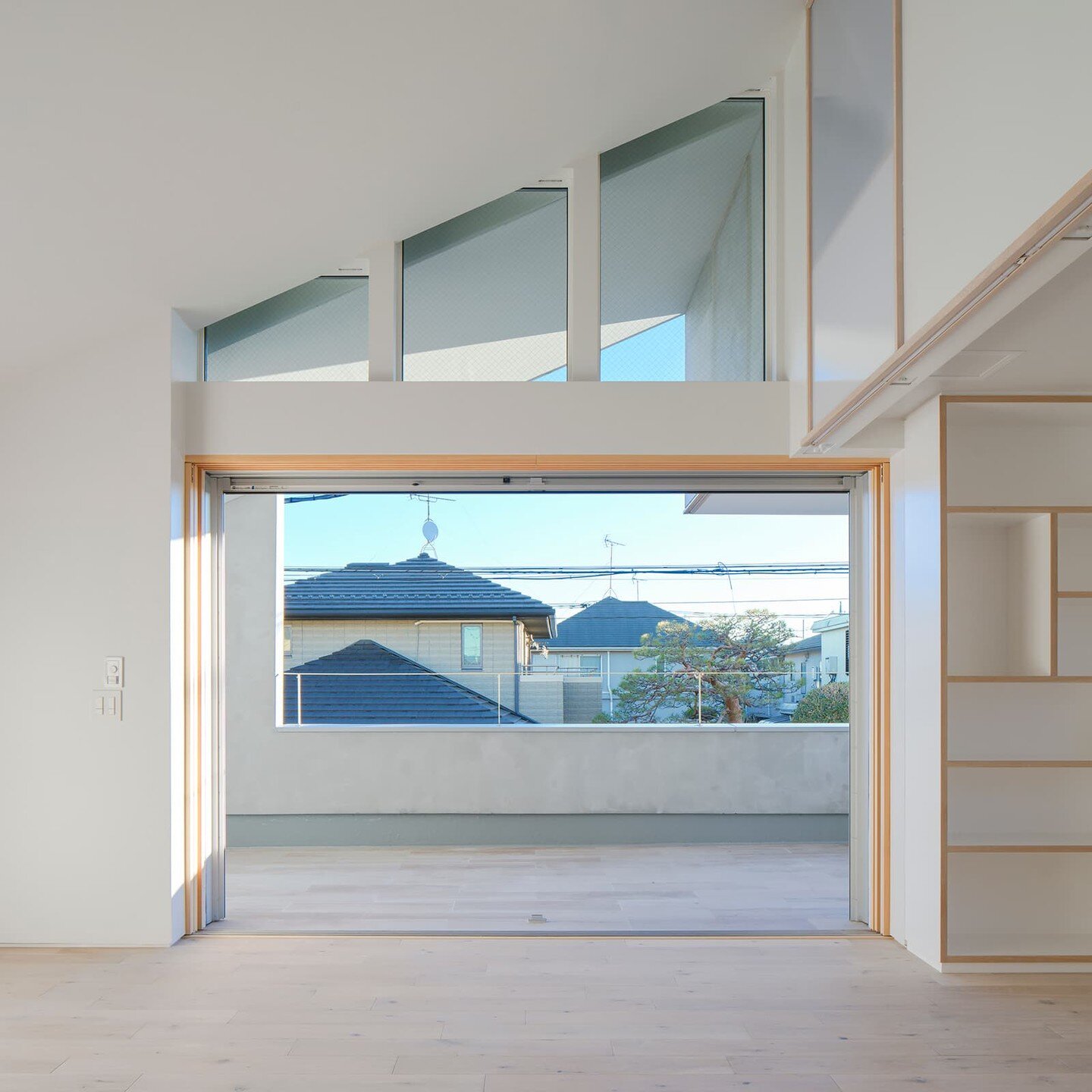 Recently completed project: Ogikubo House
-
site : Suginami-ku, Tokyo, Japan
year complete : 2024
usage : private house
site area : 91 m2
gross floor area : 112 m2
structure : timber
architect : @kominoru
contractor : KRONOS
-
敷地 : 東京都杉並区
竣工 : 2024
用