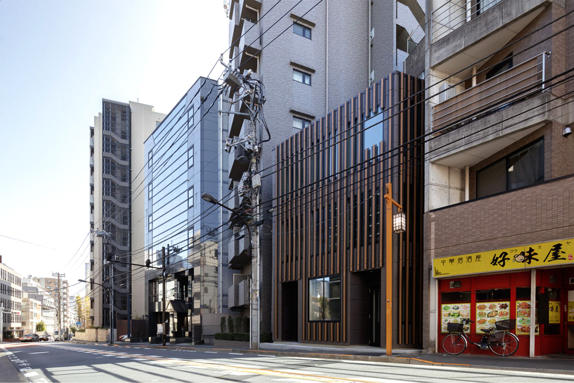 Victoria1842 3 Storey Cafe Commercial Building Shinjuku Tokyo Timber Structure 01.jpg