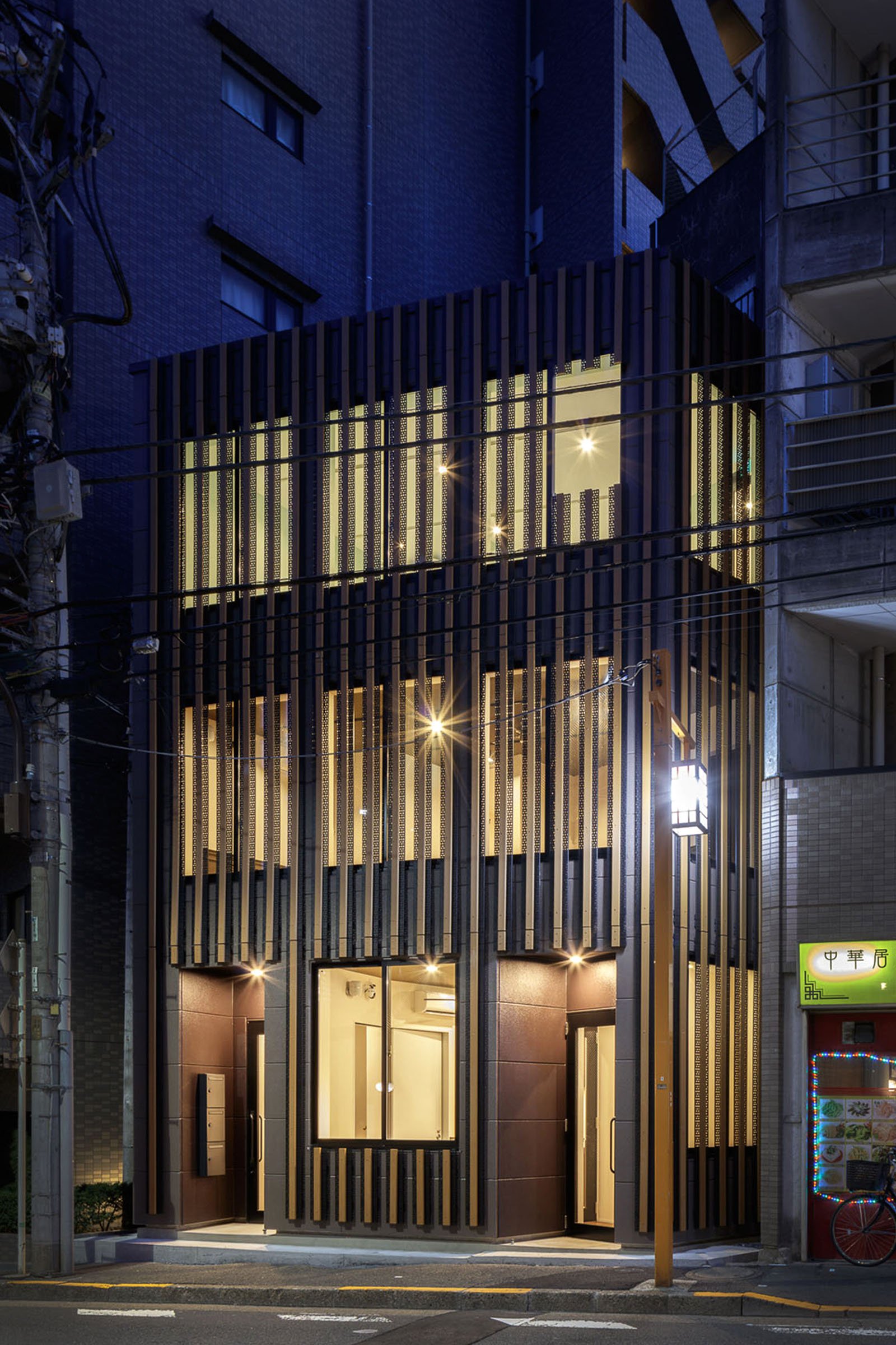 Victoria1842 3 Storey Cafe Commercial Building Shinjuku Tokyo Timber Structure 04.jpg
