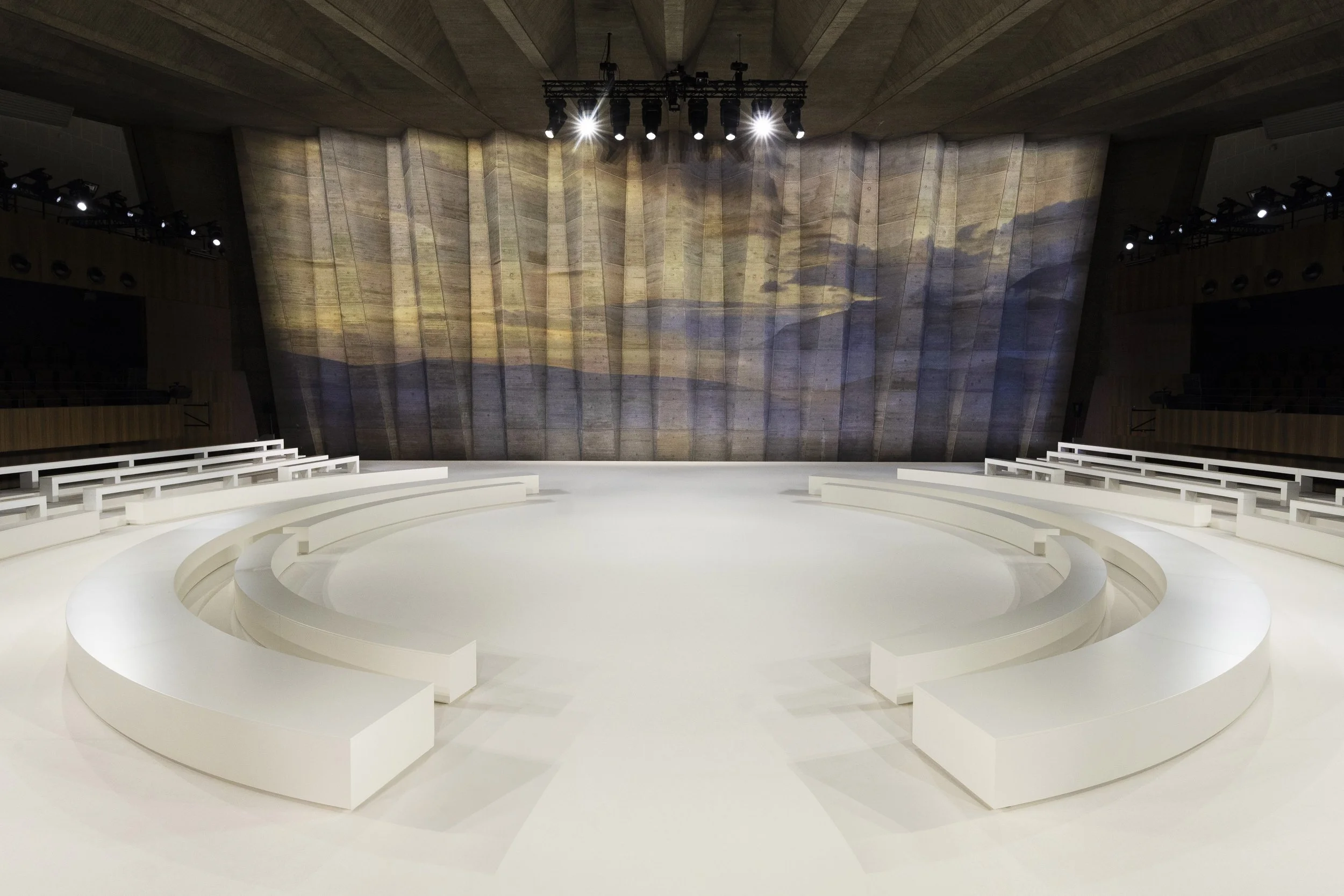 CHLOE_FW26_EMPTY_SET_AG_0310 copy.jpg