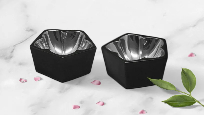sake cup ceramic porcelain black modern contemporary cherry blossom sakura prenium luxury fancy moma silver gift