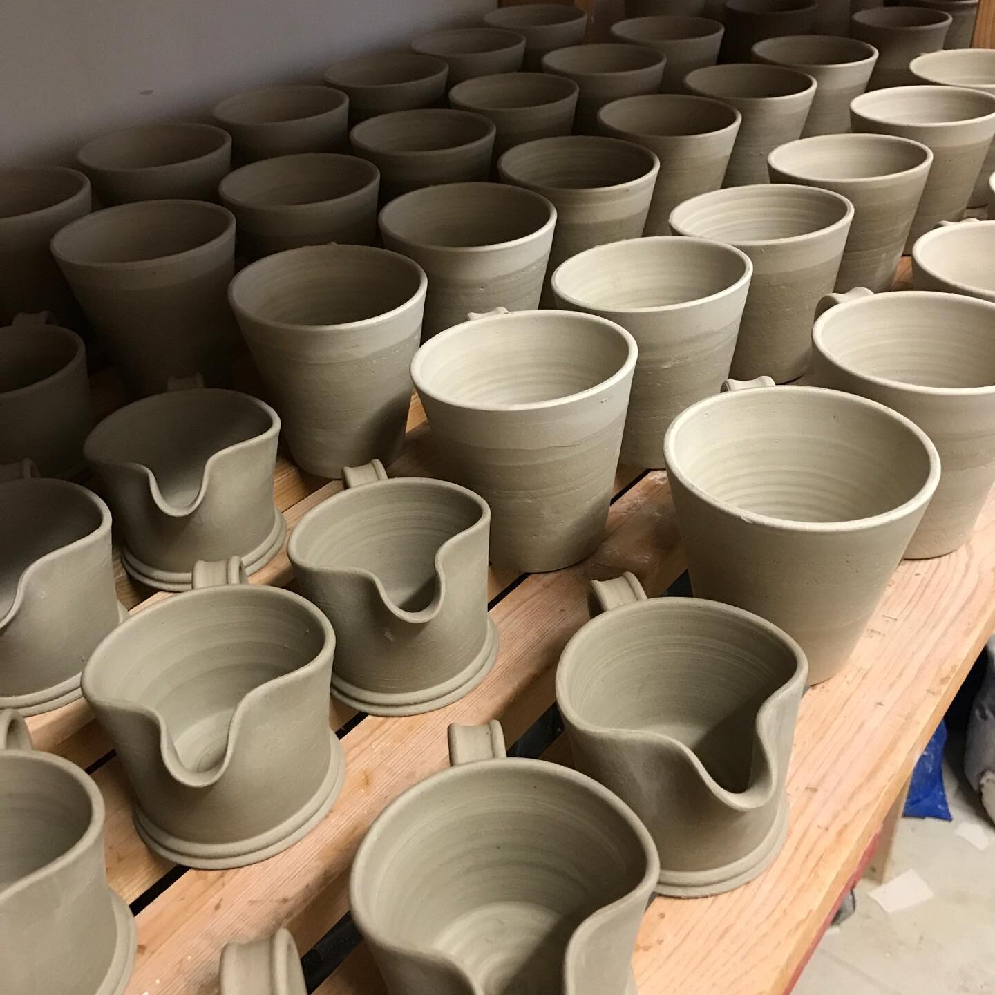 Drying out... #michael_taylor_ceramics #contemporaryceramics #wheelthrown #modernceramics #tableware #studiopottery #studioceramics #contemporary ceramics #britishcraft #artoninstagram #pottersofinstagram #southwestengland #coffeemugs #tableware #sto