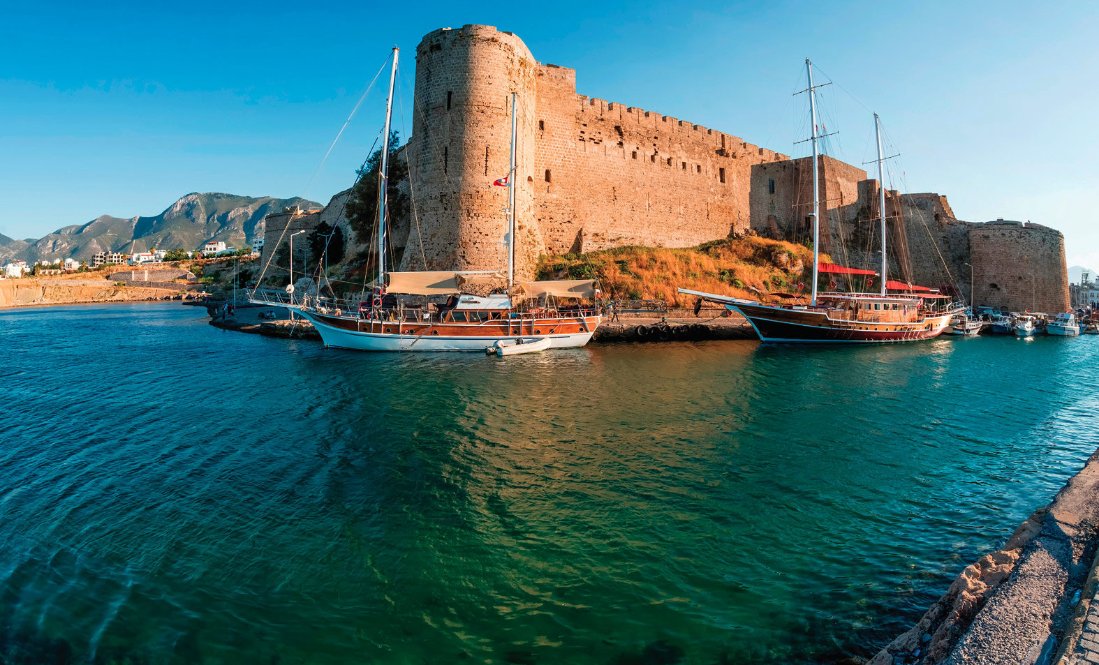 a ‘CASTLE IN THE SAND’ STILL STA NDING AFTER 13 CENTURIES!