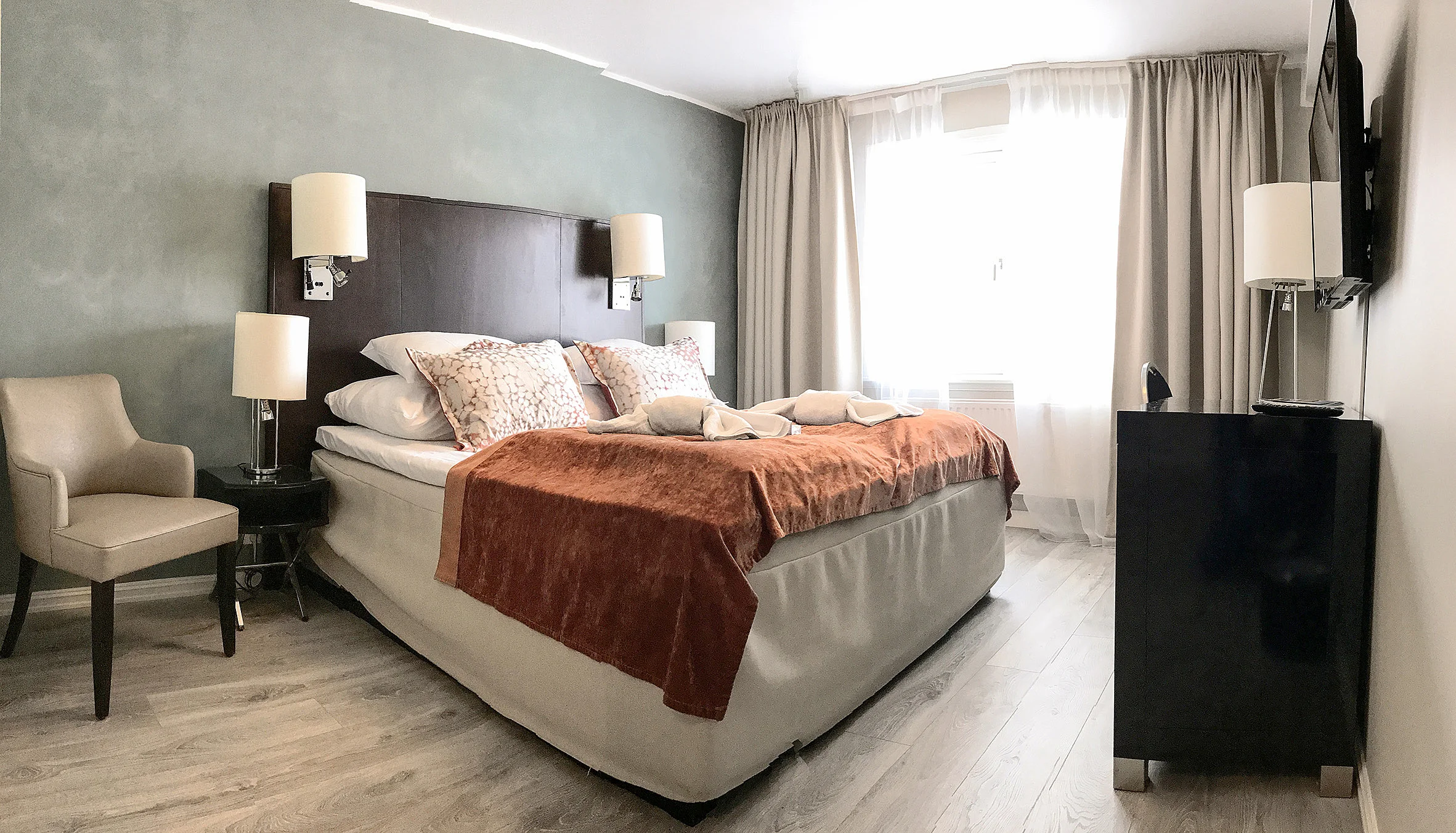 Skåbu Fjellhotell har hele 11 nye dobbeltrom samt 6 leiligheter for leie
