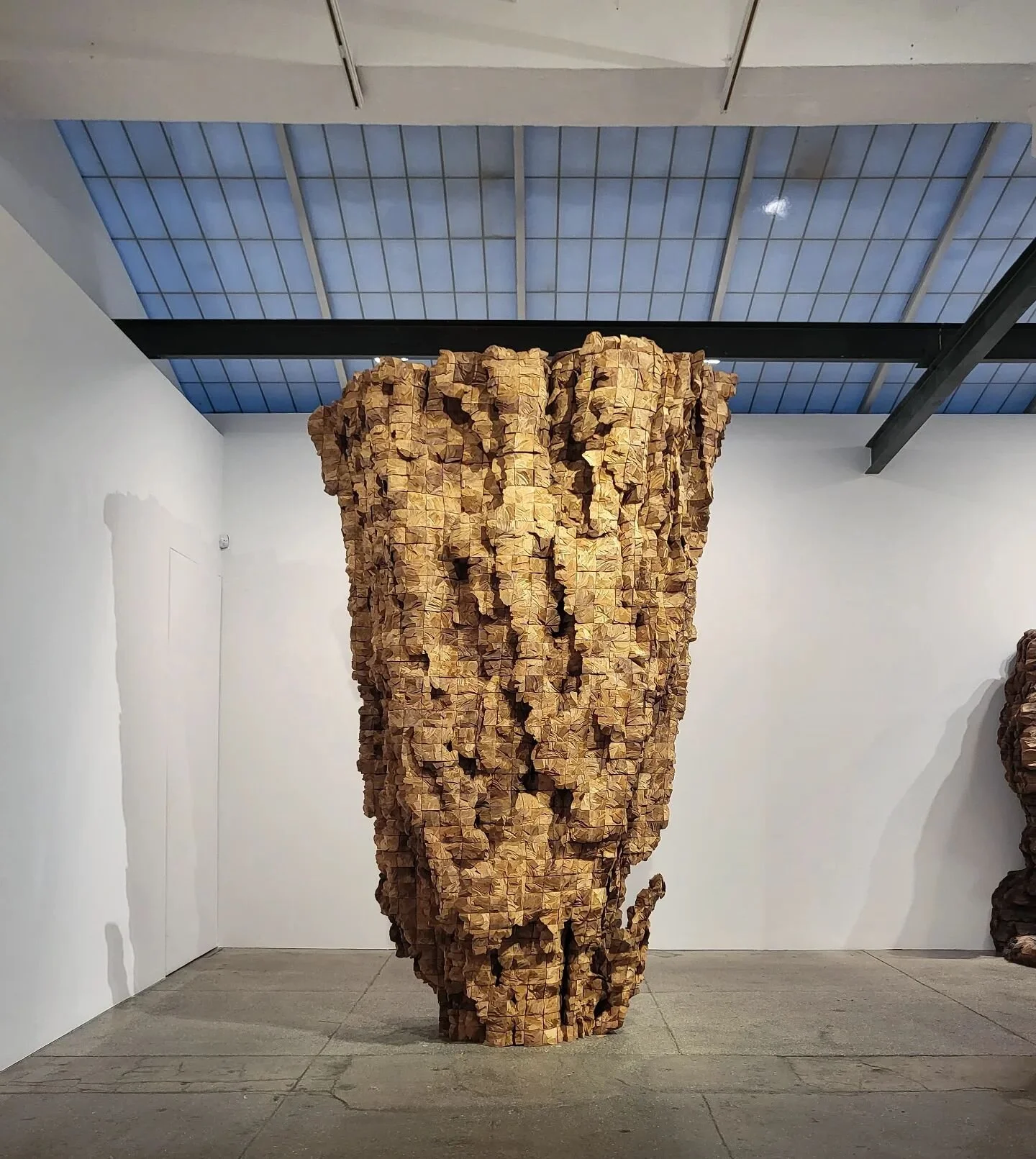 #UrsulavonRydingsvard 's work from the current show and my book.

<모두의 미술> 재쇄 들어가야 됨ㅠ