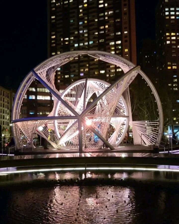 Commissioned by @moetchandon , a glowing arched installation by #EsDevlin

#light #music #language #kinetic #sculpture #publicart #nyc #퍼블릭아트 #뉴욕