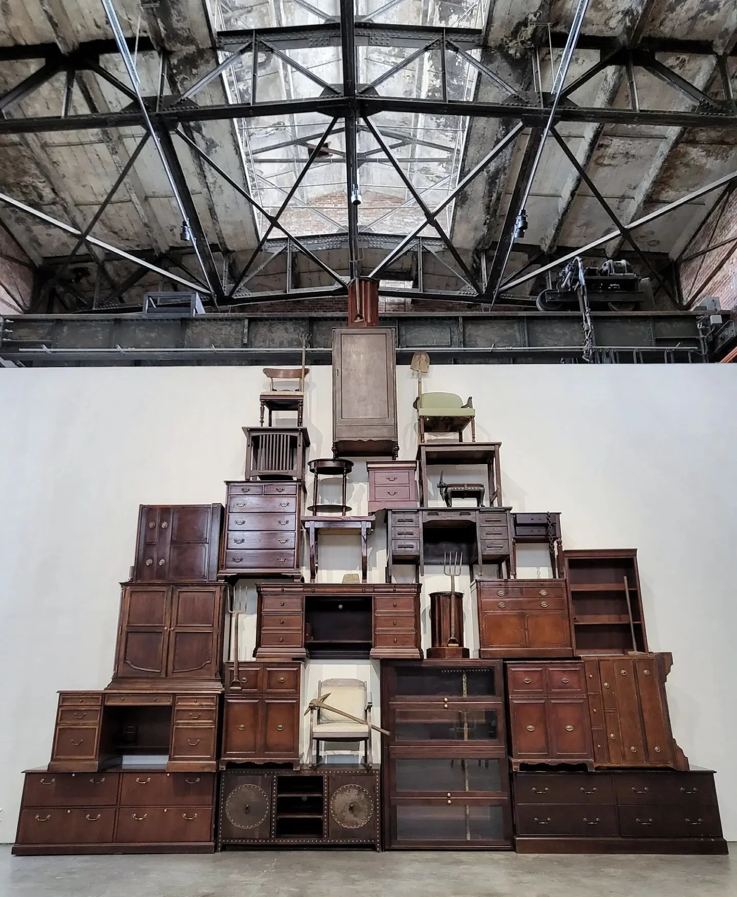 #berlin based artist #HenrikeNaumann 's installations of #furniture that ask the question - what is the relationship between #design and #ideology ?
