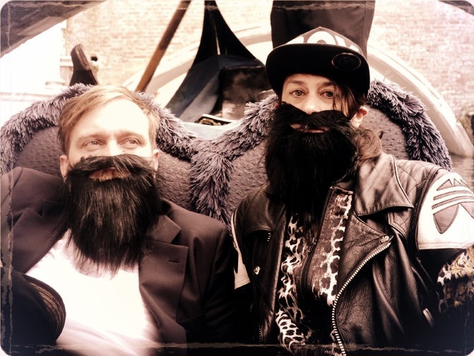 Peaches and Jesper are on a boat, who stays afloat? (2013)