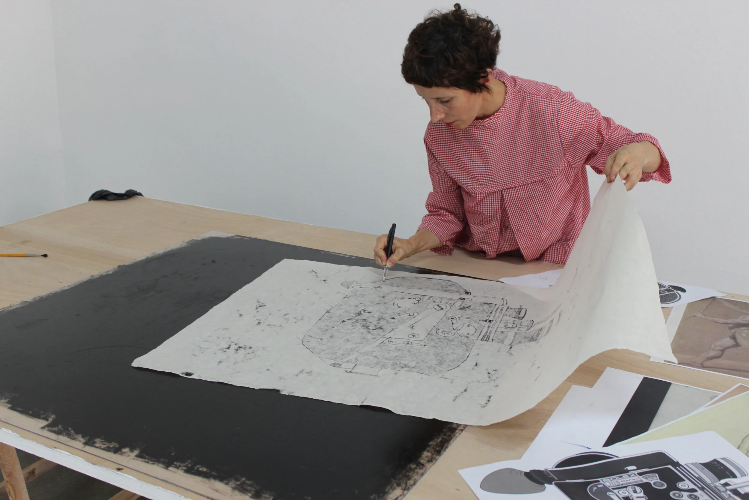 Marie en train de dessiner