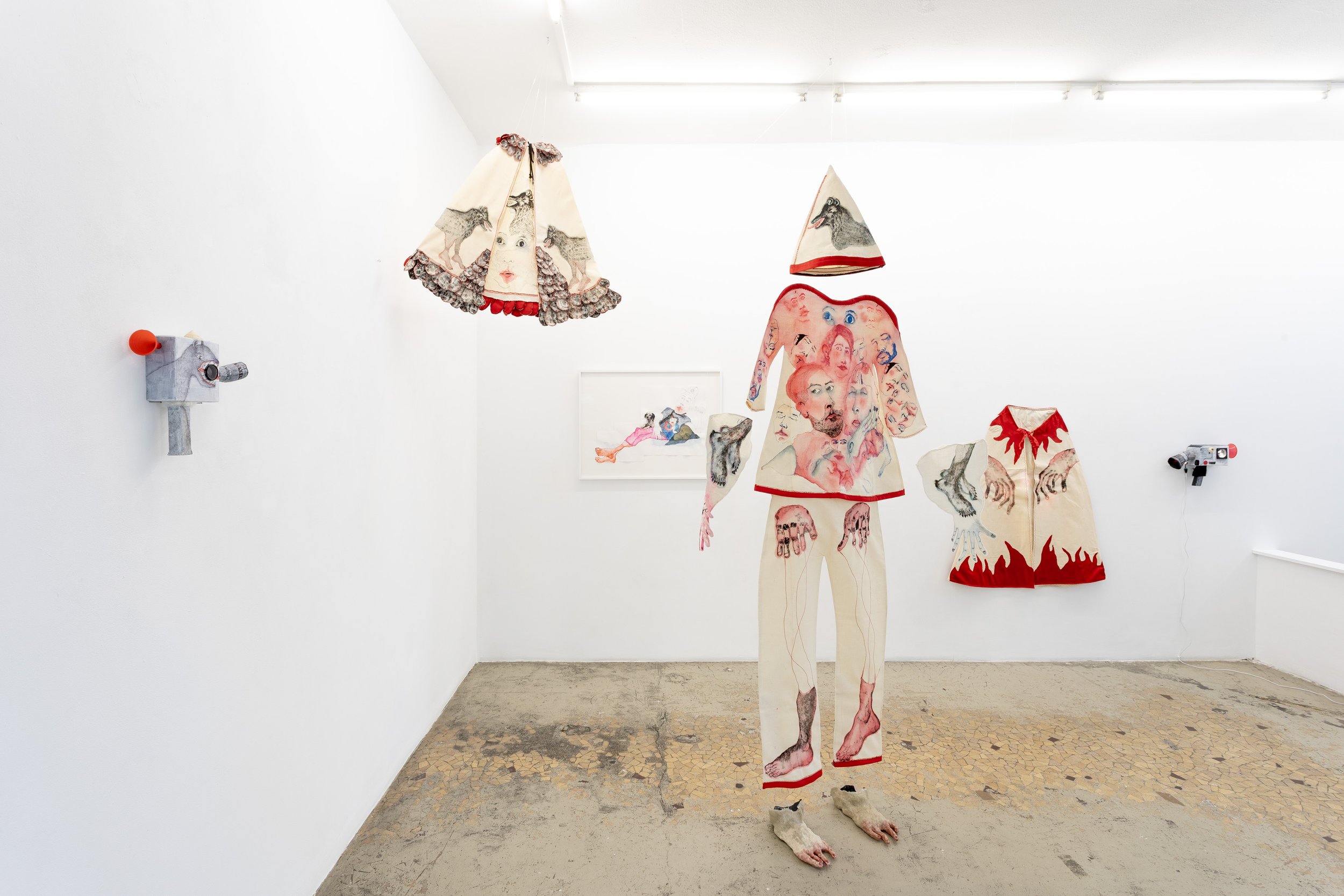 vue de l’exposition « arrière-train fantôme » de Marie Losier Galerie Anne Barrault 2026 SOLO SHOW