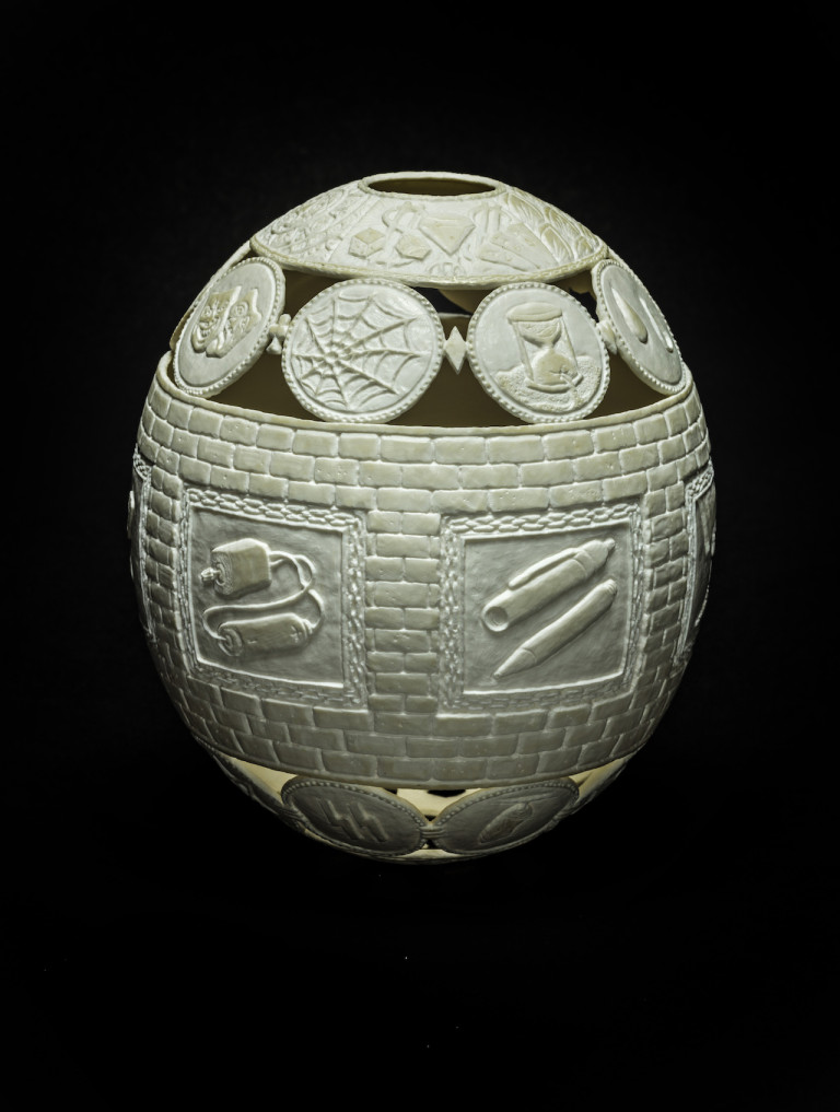 Gil Batle, “Tattoo” (2015), carved ostrich-egg shell, 6.5 x 5 x 5 inches (photo courtesy of Ricco/Maresca)