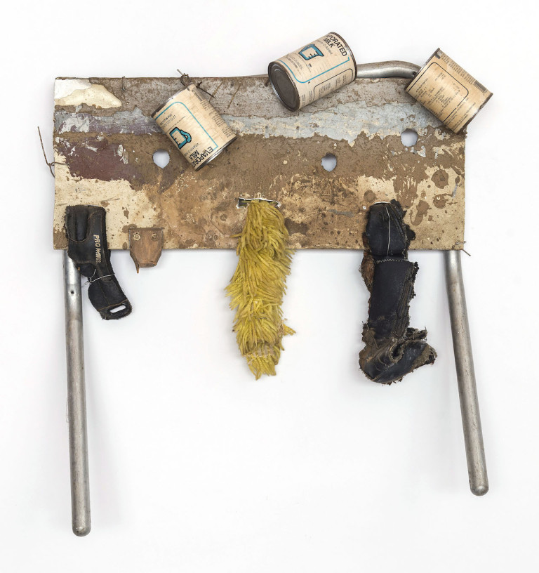 Hawkins Bolden, “Untitled (Scarecrow)” (circa 1980s), mixed media, 25 x 24 x 8 inches (photo by Cary Whittier, courtesy of Shrine) (click to enlarge)
