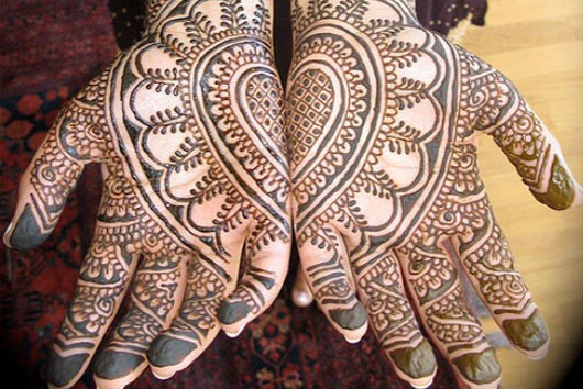 Salon_Thread_henna-tattoos_hands_design_3_cropped.jpg