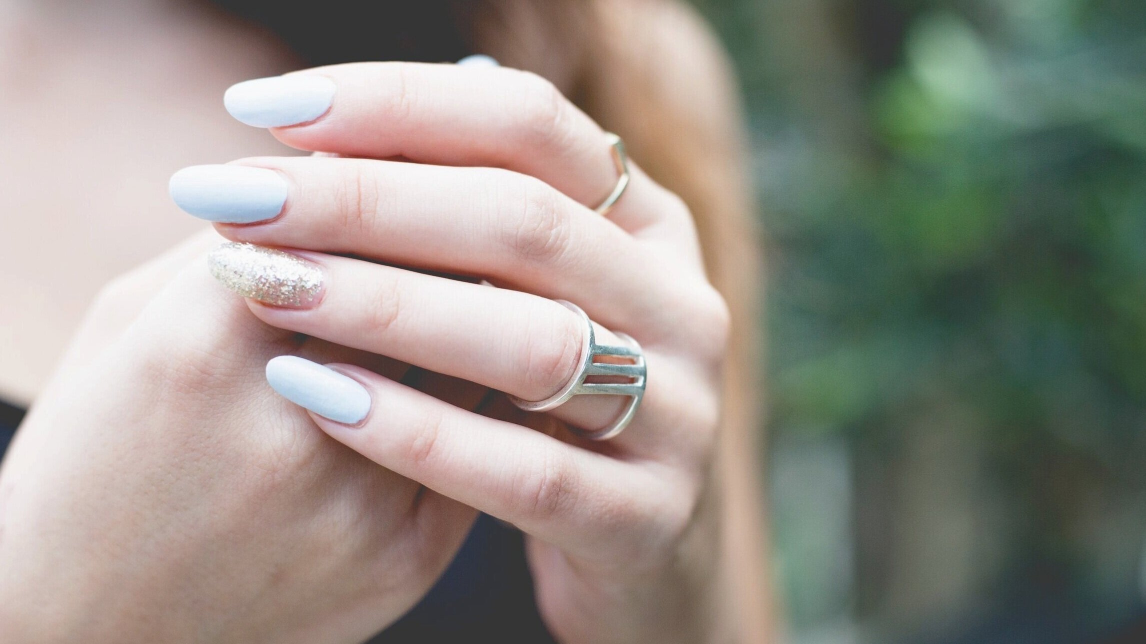 27 Barely There Nail Designs For Any Skin Tone : Clean Sheer Short Nails