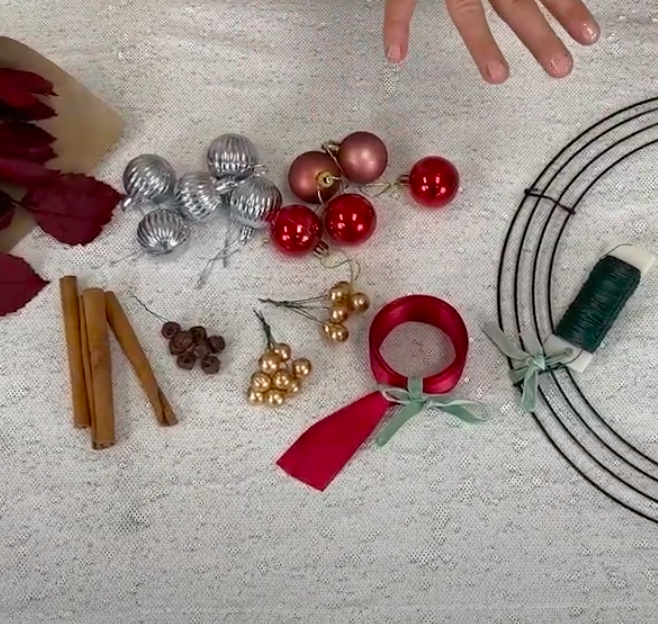 Christmas Wreath Kits. Online Workshops. Table Flower Studio..png