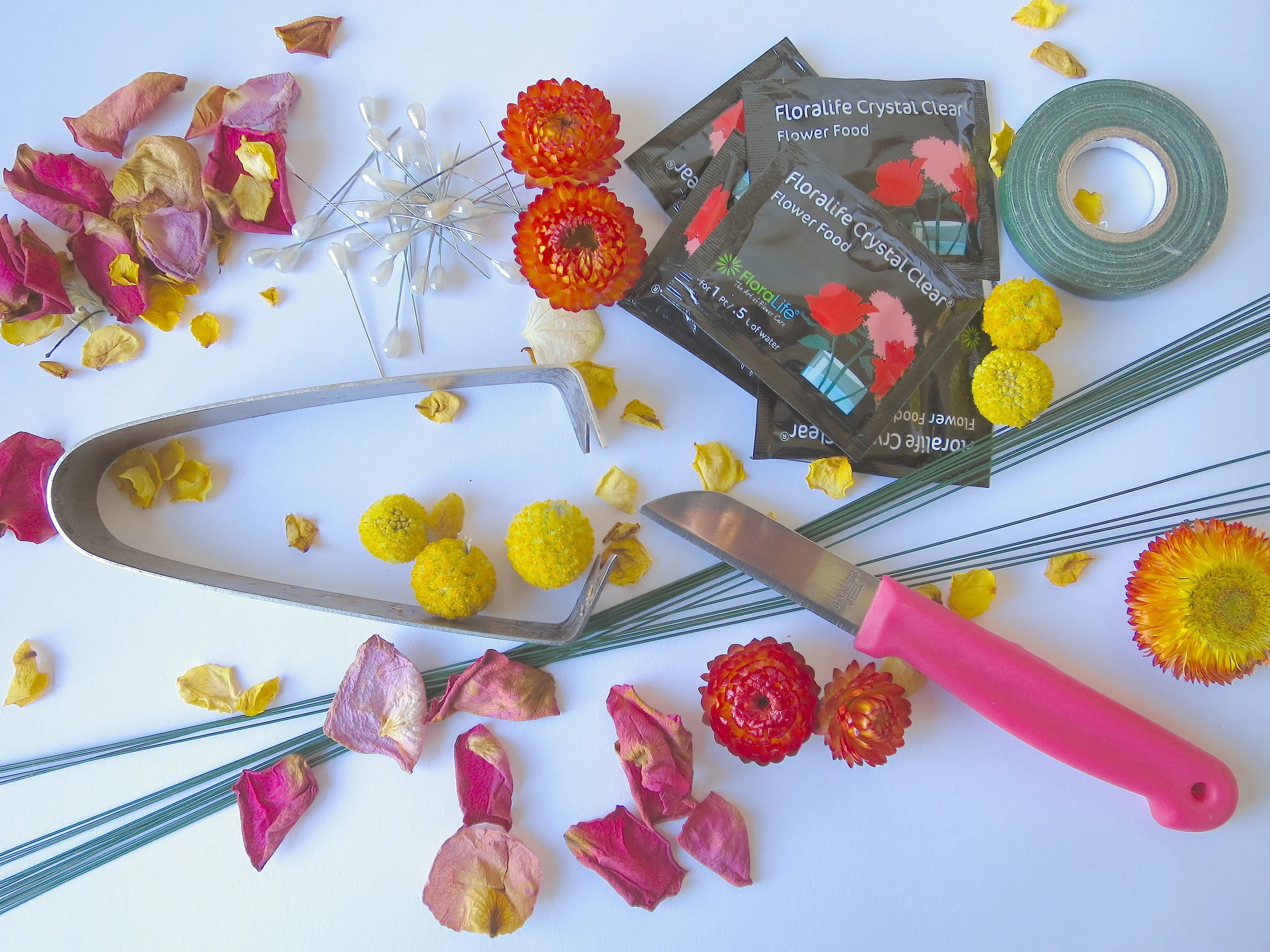 DIY Wedding Flowers Florist Equipment Professional Tips on Bouquets .JPG