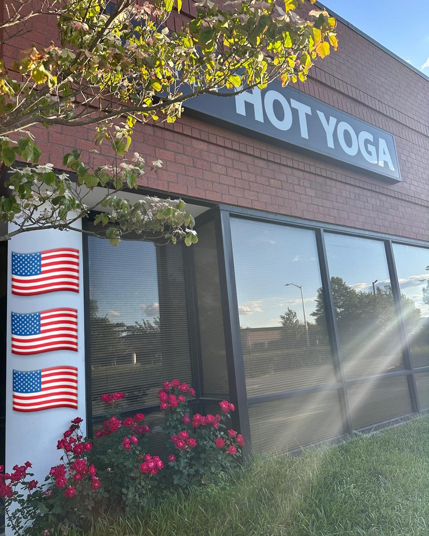 Happy Memorial Day Weekend Yogis! 🧘🏽&zwj;♀️

And happy unofficial start to the SUMMER! ☀️

Here are some reminders about class schedule this holiday weekend: 

&bull; We only have one class tomorrow at 10am (Pop Up Flow 75 minutes) Make sure to co