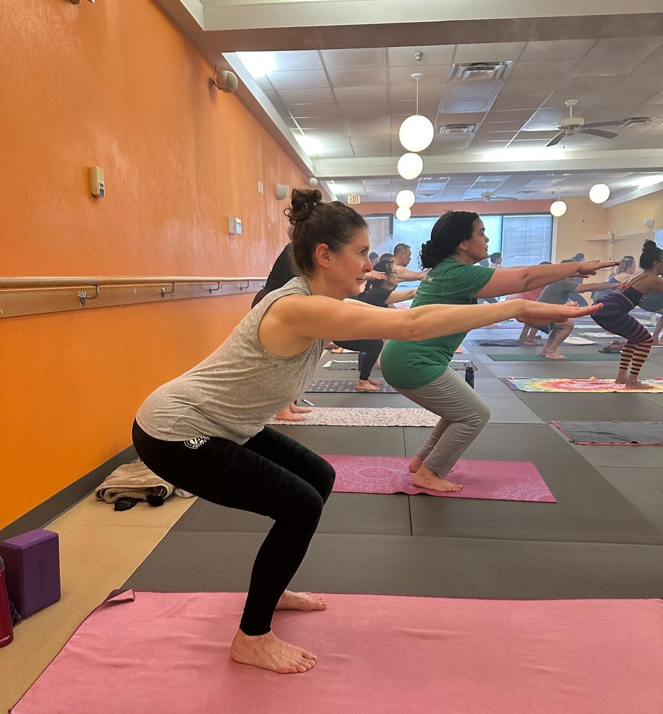 Happy #MoveitMonday and Happy June Yogis! 🧘🏽&zwj;♀️

Start your week and month on your mat moving and sweating with Diana at 6pm! 

#hotyoga #yoga #bikramyogarockville #maryland #dcstudiostyle #yogapractice #yogainspiration #yogamarylandhouse #hoty