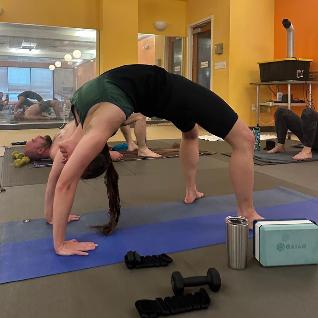 Happy #MoveItMonday Yogis! 🧘🏽&zwj;♀️

💪🏽 Let&rsquo;s move together this week -  don&rsquo;t forget to sign up now for this Thursday&rsquo;s (6/12) pop up classes at: 10am Flow60 and/or 6:15pm Slow Flow60!
 
As we start the new week, let&rsquo;s p