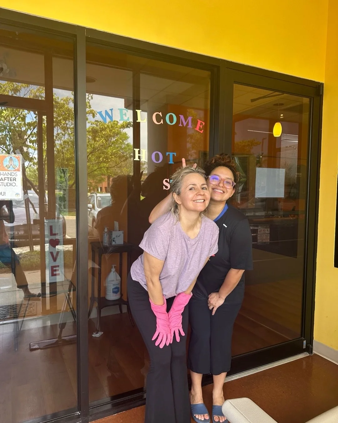 TGIF yogis! Love yoga? Join our team and earn classes by helping to keep our space clean for our yogis!

🧼 weekly cleaning shifts
🧘 Free/discounted yoga classes
🤝 Supportive positive vibe 

No experience needed - looking for honest and humble yogi