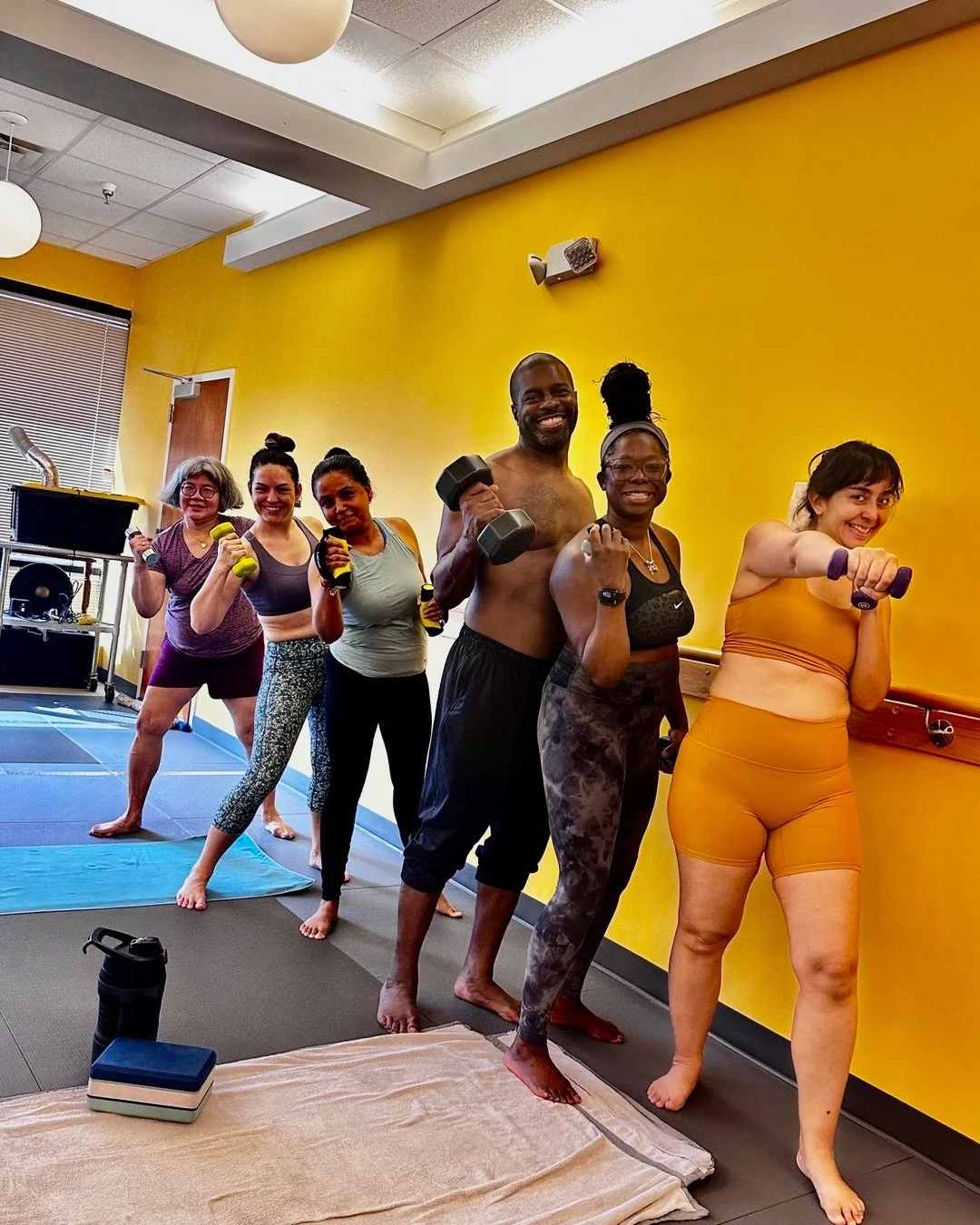 🎉 TGIF!  Kick off your weekend by giving yourself the BEST Gift of Health in town! Make a hot date with your mat this weekend and treat yourself to some serious detox and sweat sessions! 🧘&zwj;♂️ 

Keep an eye out for the Pilates 45 Express Pop Up 