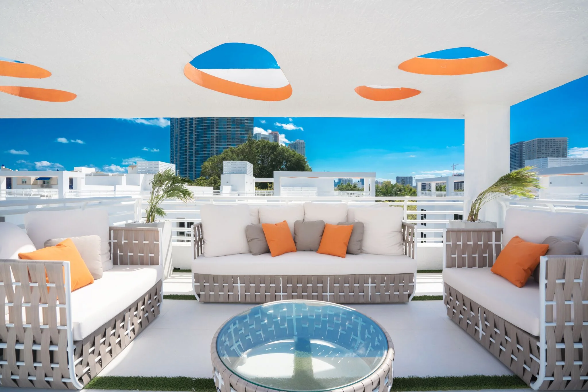 Live in the Design District [ townhomes at ONE BAY ] 