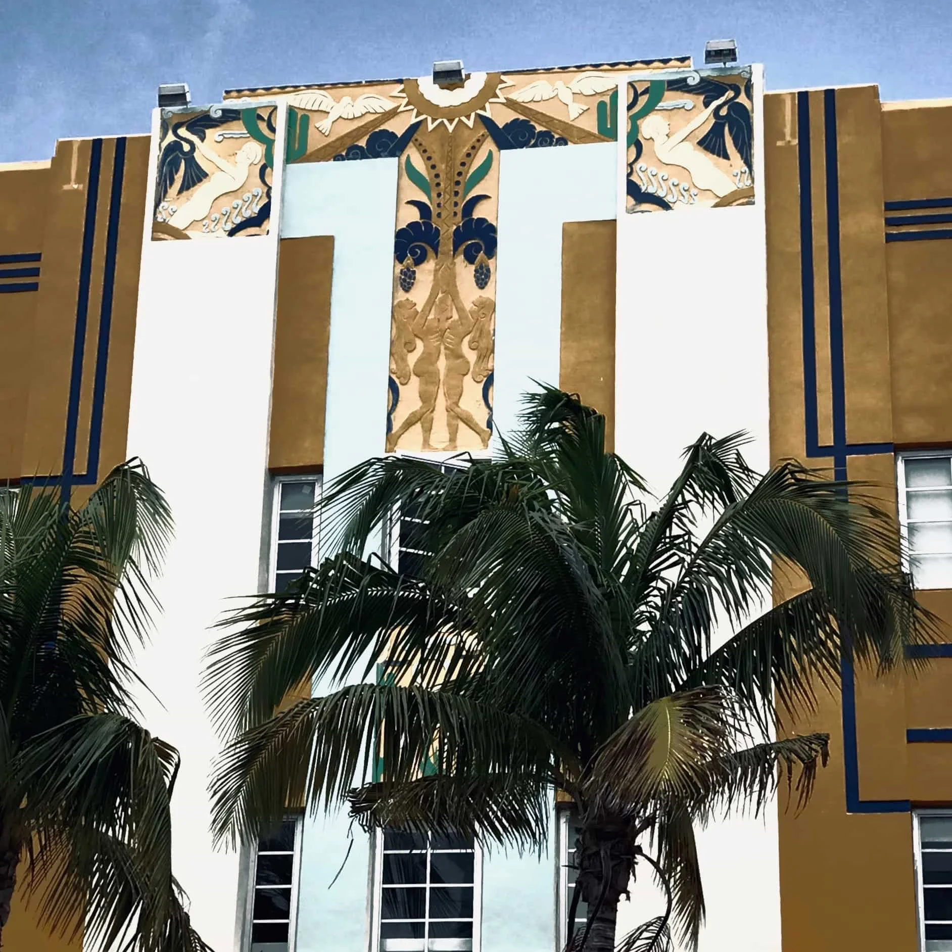 An introduction the the Art Deco Historic District on Miami Beach