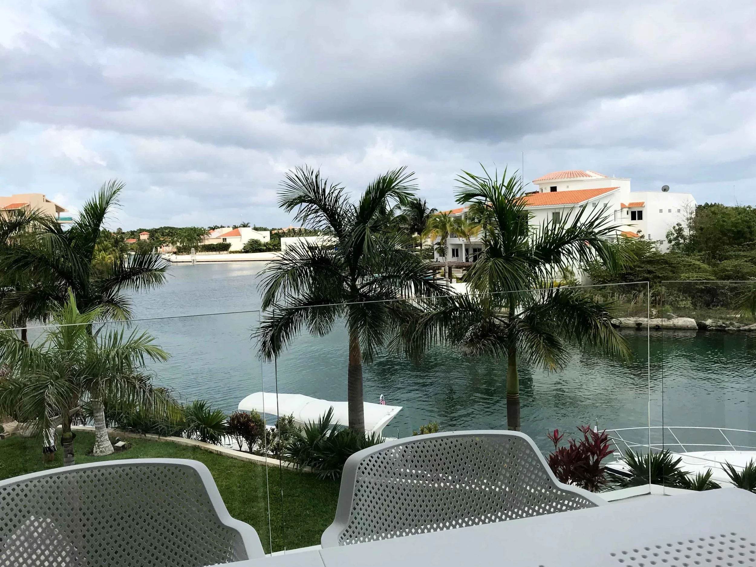 2 Bedroom waterfront condo for sale in Puerto Aventuras