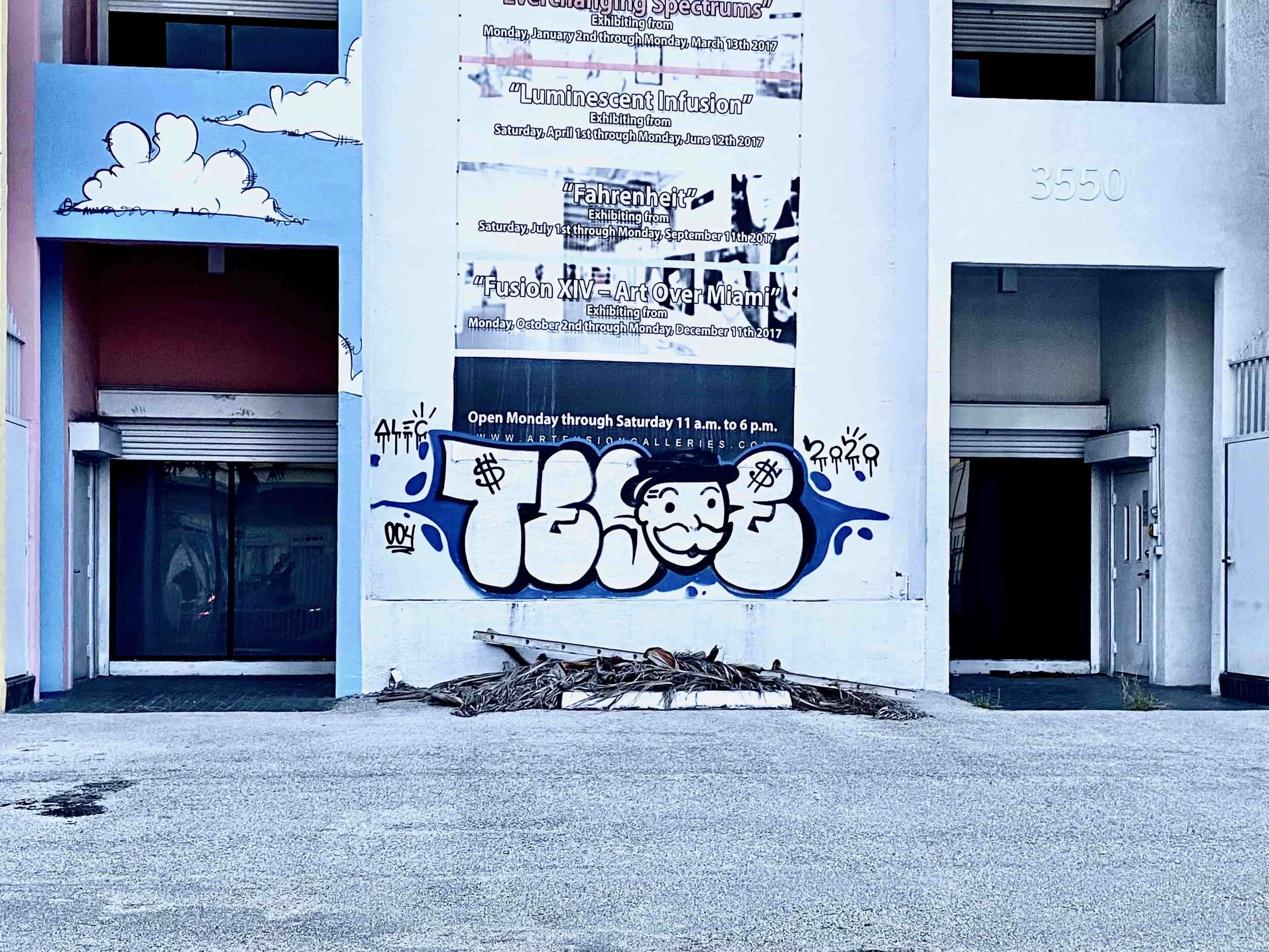 Spotted: TESOE and Alec Monopoly in Midtown. BTW this free standing building is now available for lease