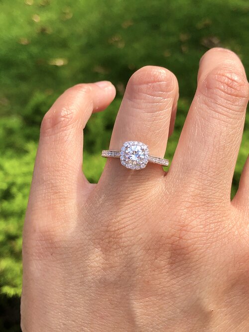 Round Brilliant Halo Engagement Ring 0.85 ct — J. Sampieri