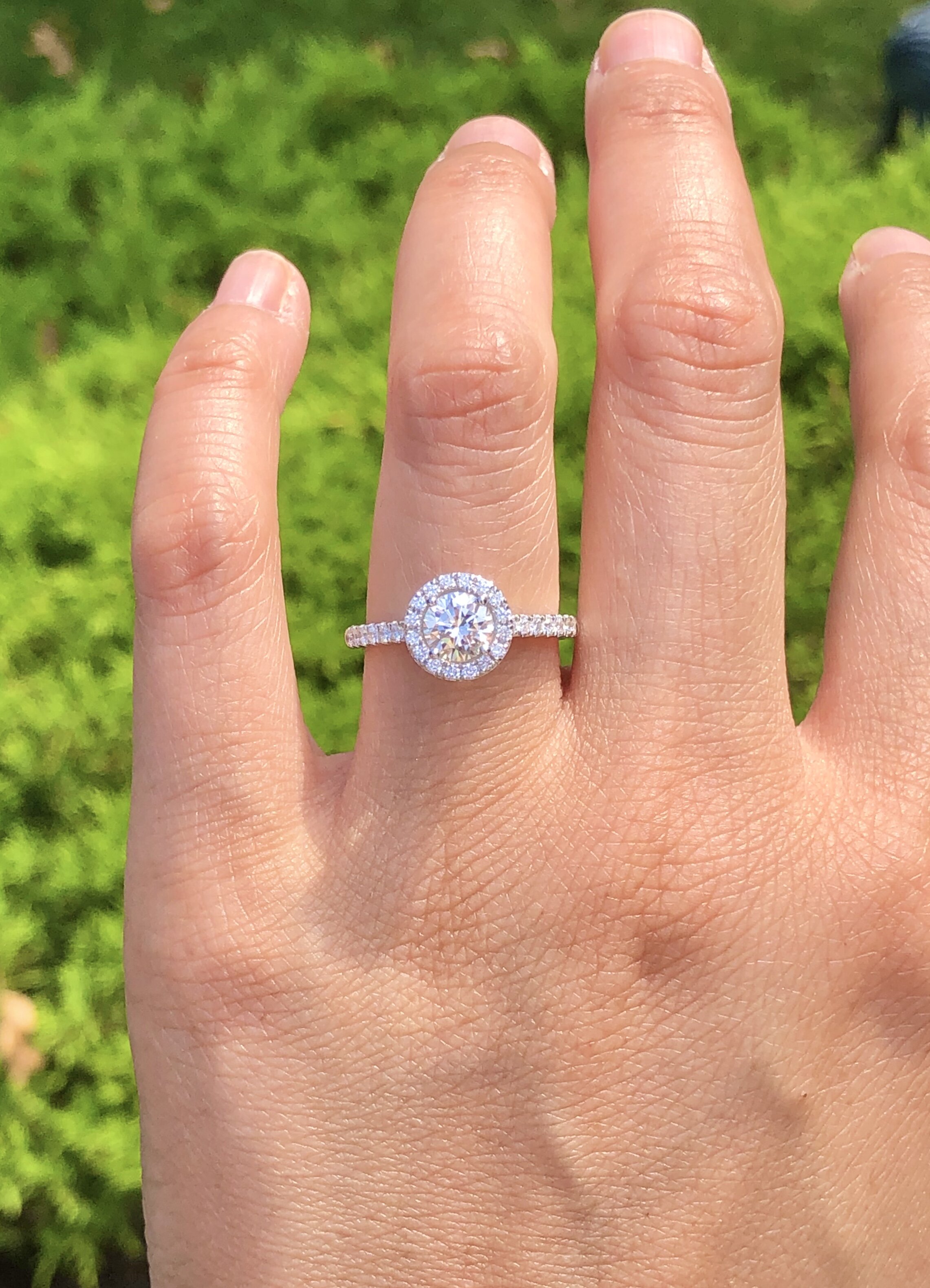 Round Brilliant Halo Engagement Ring 1.06 ct