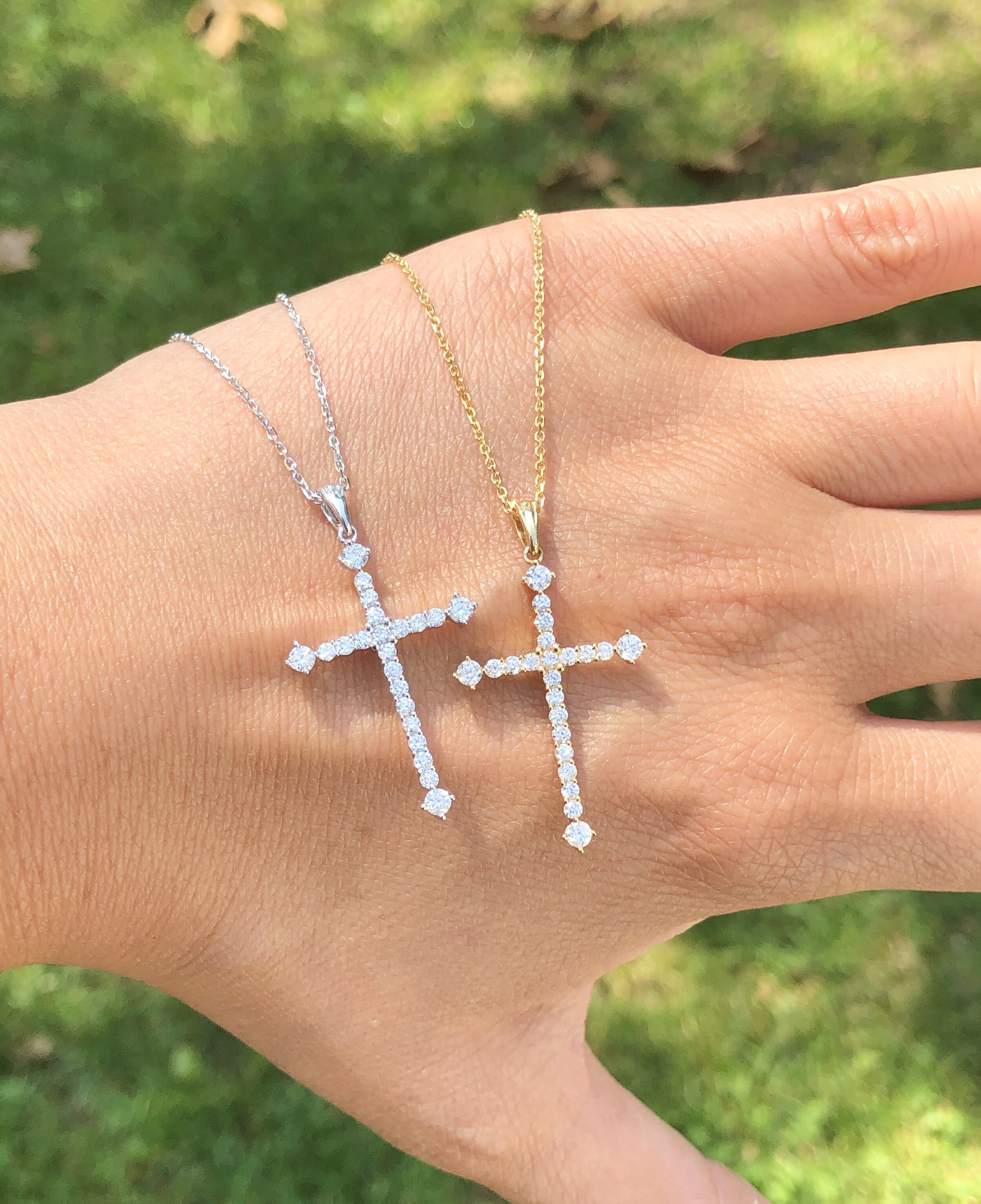 Diamond cross pendant 