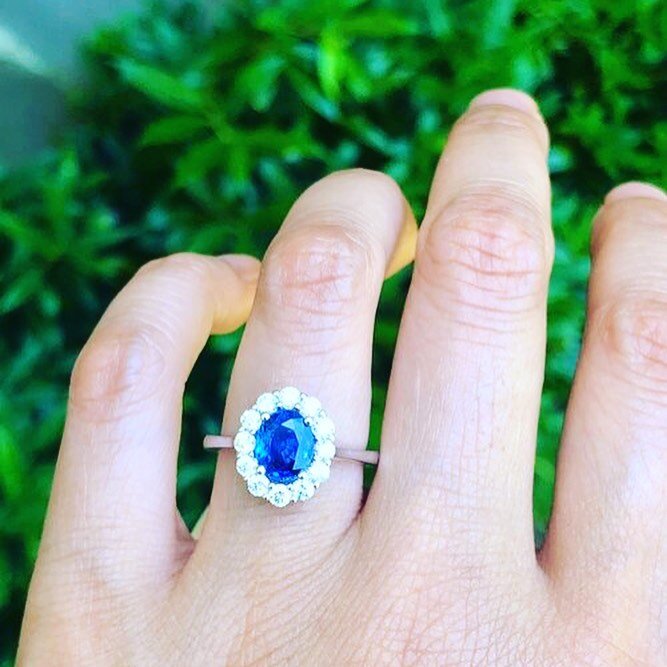 Elegant, timeless and classic is the statement on this ring. With this vibrant blue hue Ceylon sapphire, this ring will make an lasting impression!!!❤️❤️❤️
.
.
.
#jsampieri #sapphire #ring 
.
.
.

#jewelry #jewels #jewel #fashion #bling #stones #ston